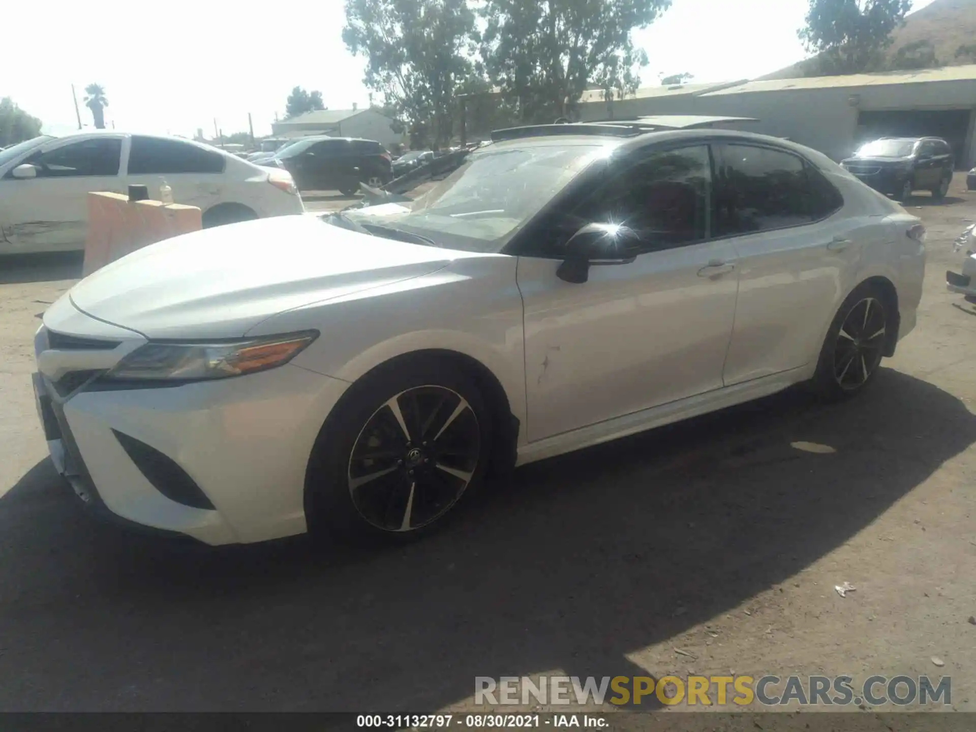 2 Photograph of a damaged car 4T1B61HKXKU283467 TOYOTA CAMRY 2019