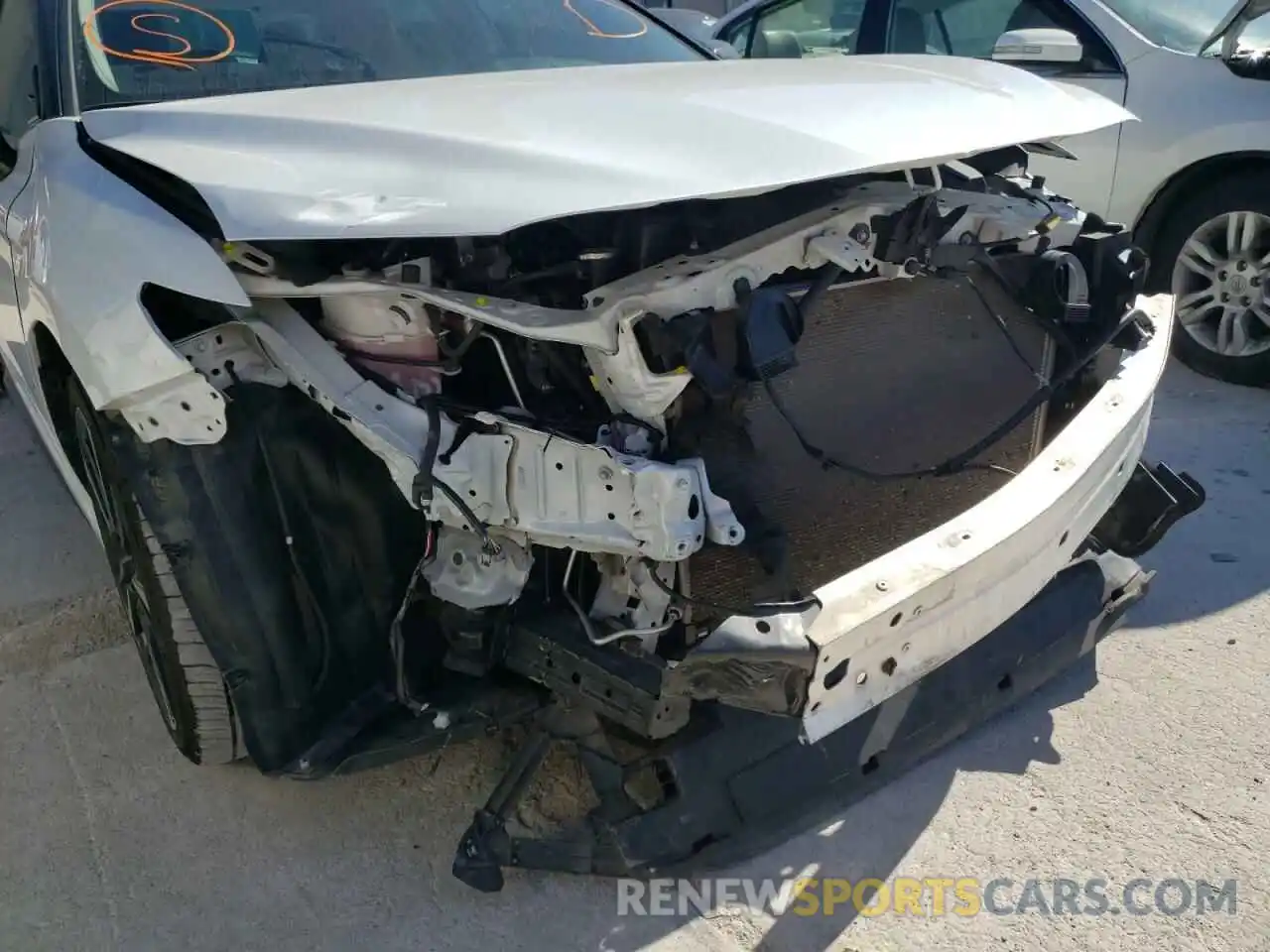 9 Photograph of a damaged car 4T1B61HKXKU284747 TOYOTA CAMRY 2019