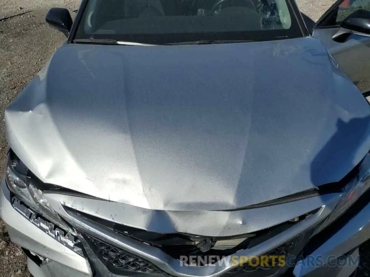 11 Photograph of a damaged car 4T1B61HKXKU285414 TOYOTA CAMRY 2019