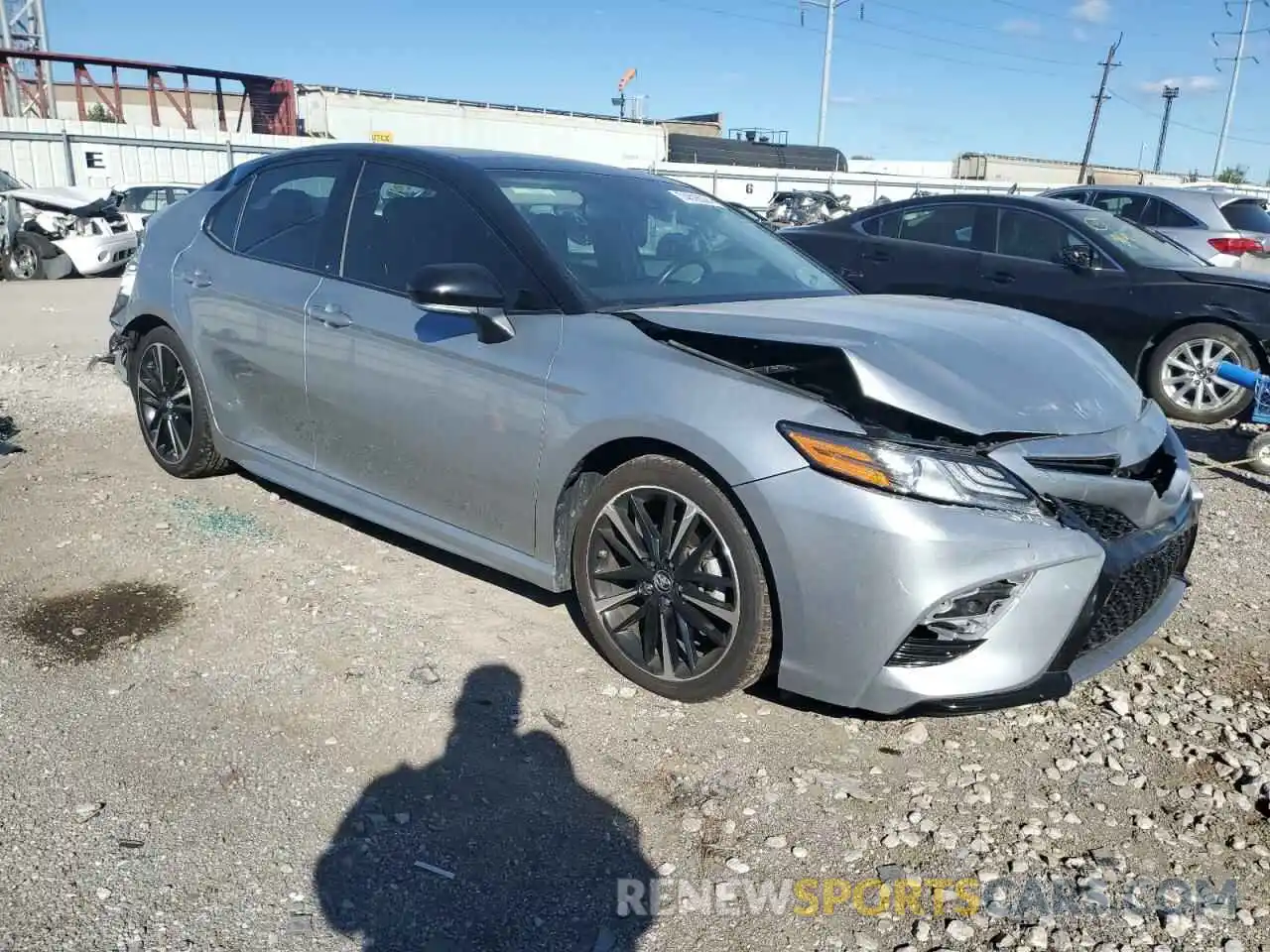 4 Photograph of a damaged car 4T1B61HKXKU285414 TOYOTA CAMRY 2019