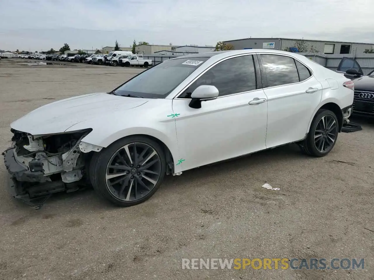 1 Photograph of a damaged car 4T1B61HKXKU292136 TOYOTA CAMRY 2019