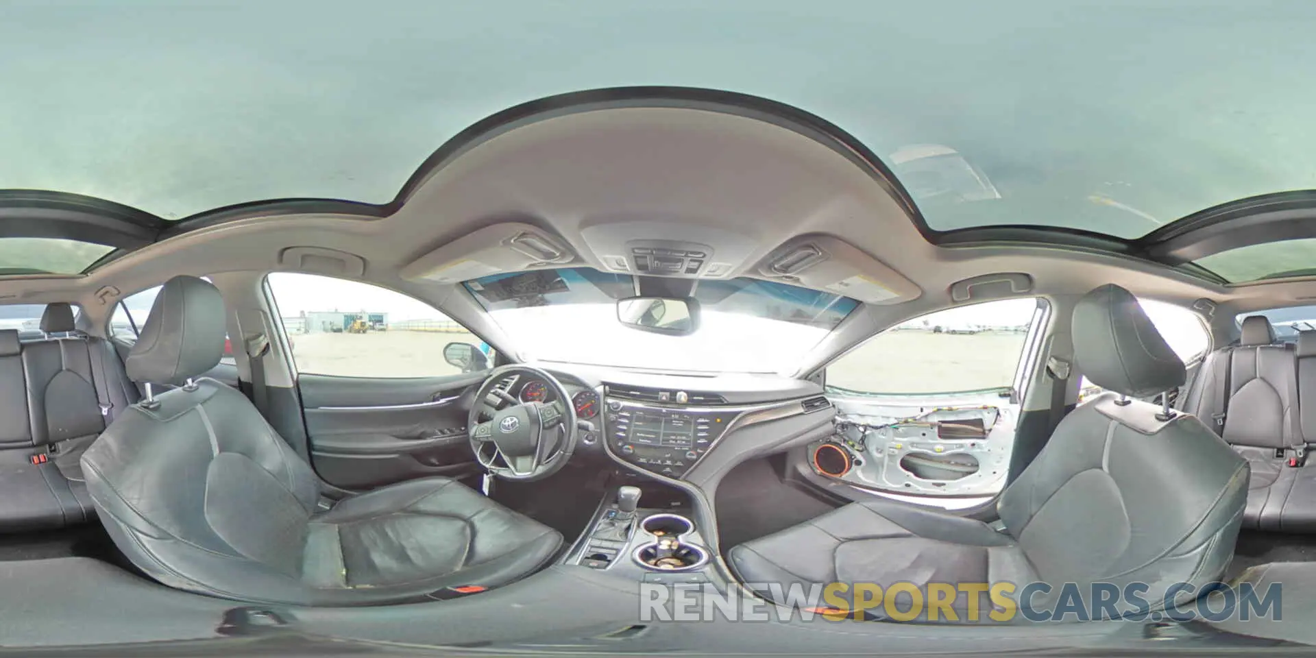 13 Photograph of a damaged car 4T1B61HKXKU292136 TOYOTA CAMRY 2019