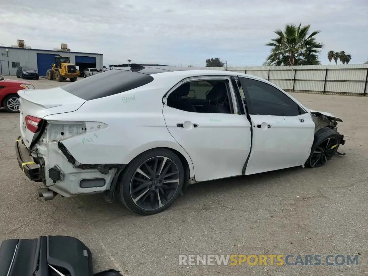 3 Photograph of a damaged car 4T1B61HKXKU292136 TOYOTA CAMRY 2019