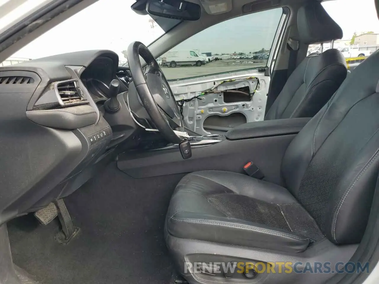 7 Photograph of a damaged car 4T1B61HKXKU292136 TOYOTA CAMRY 2019