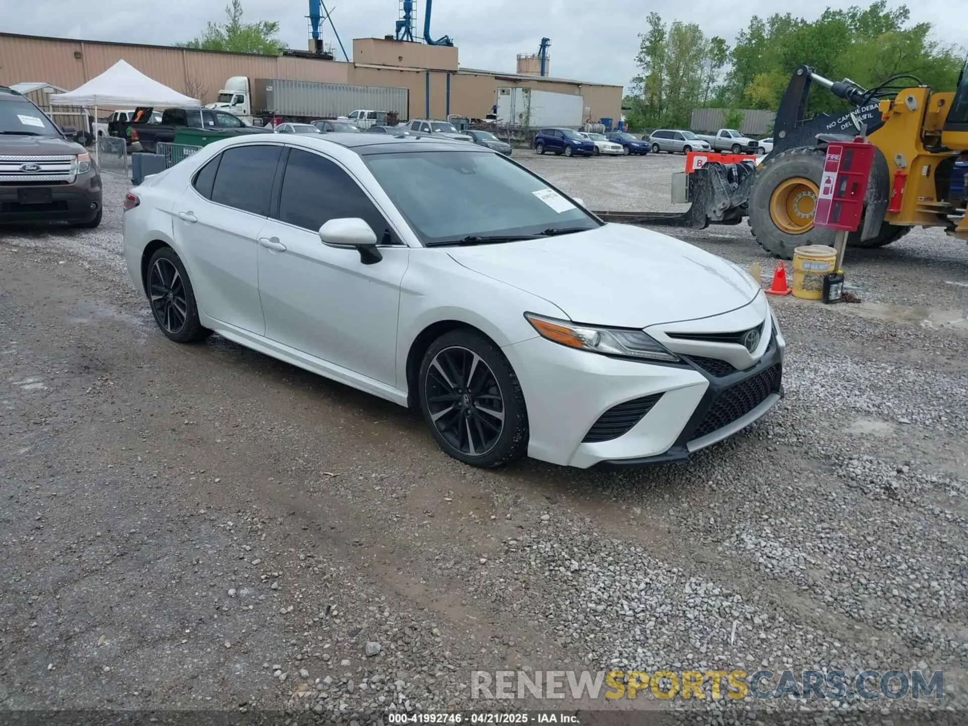 1 Photograph of a damaged car 4T1B61HKXKU689667 TOYOTA CAMRY 2019