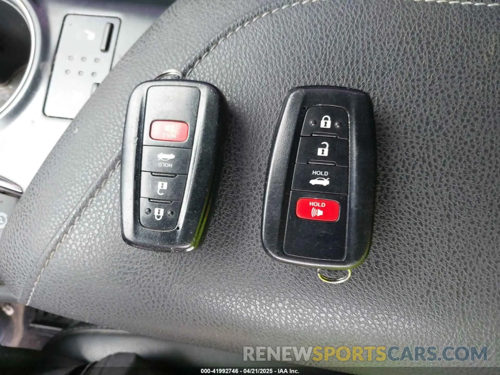 11 Photograph of a damaged car 4T1B61HKXKU689667 TOYOTA CAMRY 2019