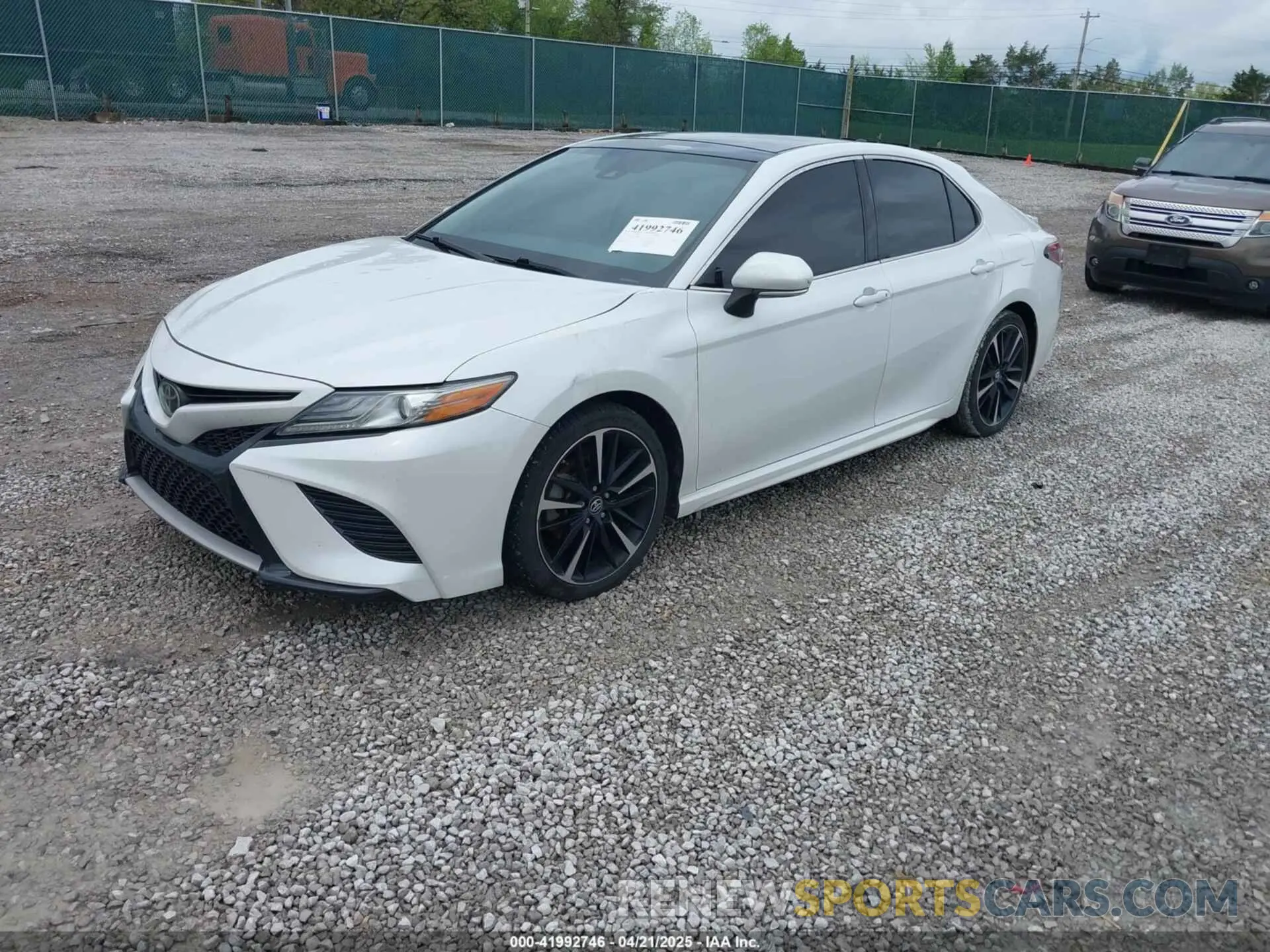 2 Photograph of a damaged car 4T1B61HKXKU689667 TOYOTA CAMRY 2019