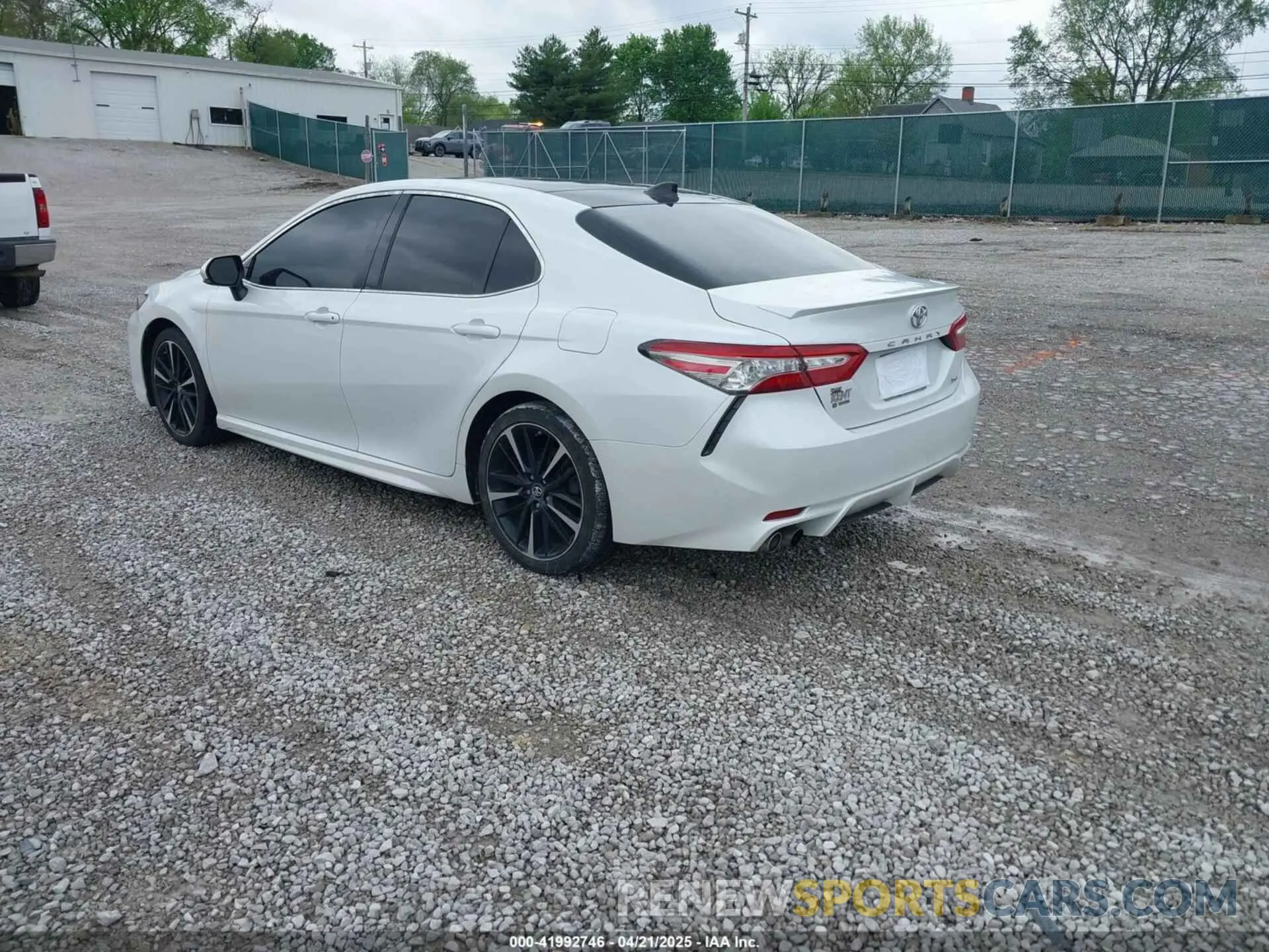 3 Photograph of a damaged car 4T1B61HKXKU689667 TOYOTA CAMRY 2019