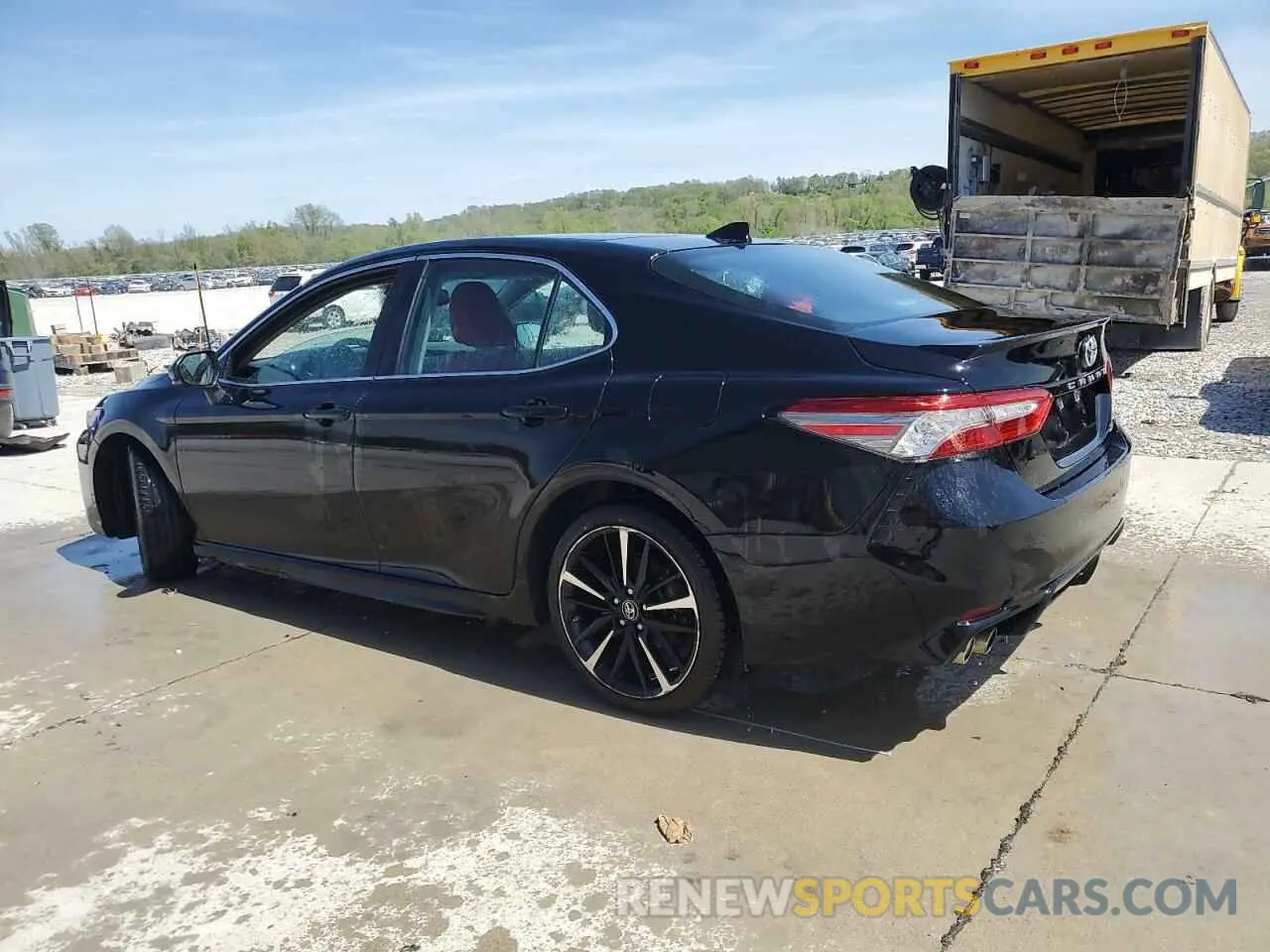 2 Photograph of a damaged car 4T1B61HKXKU700716 TOYOTA CAMRY 2019