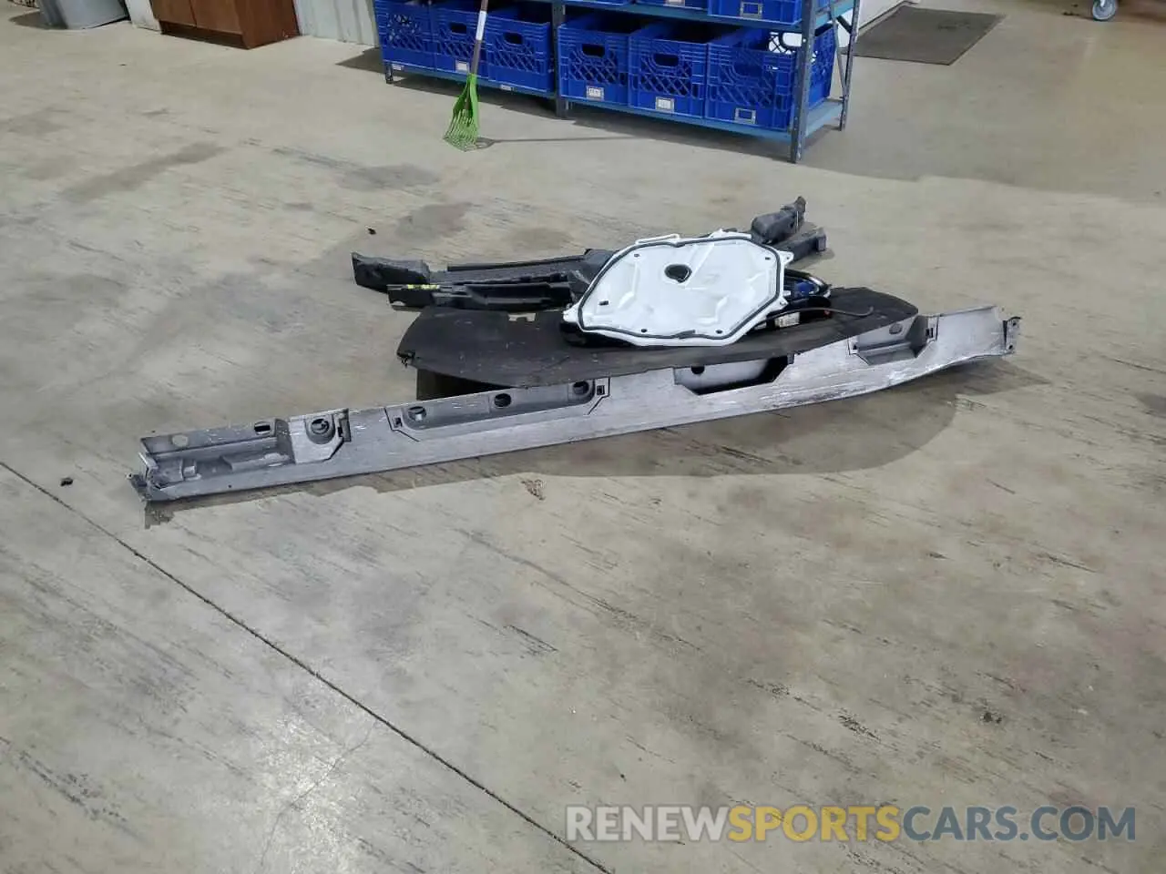 12 Photograph of a damaged car 4T1B61HKXKU705494 TOYOTA CAMRY 2019