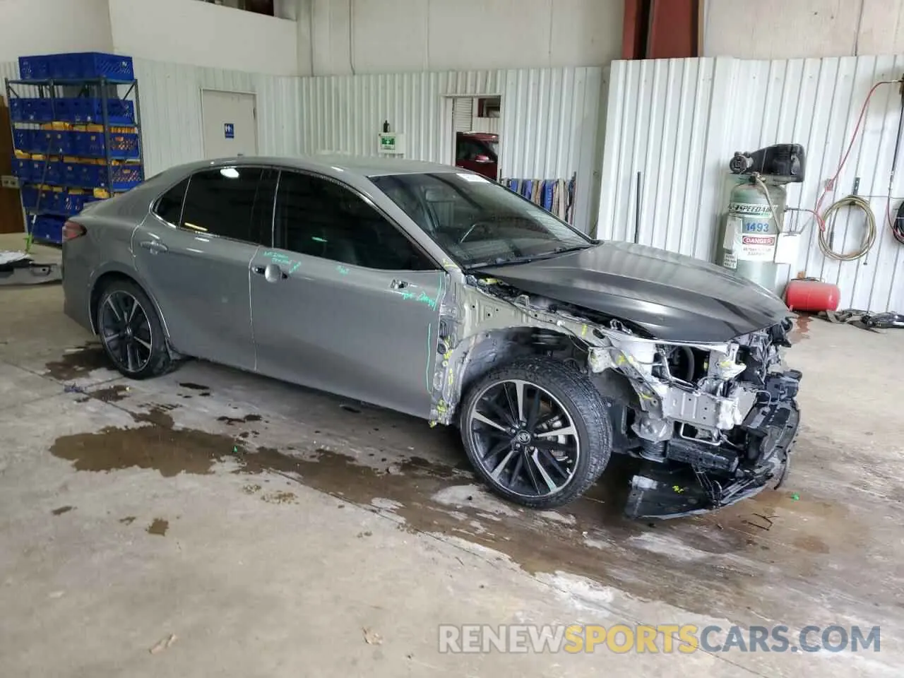 4 Photograph of a damaged car 4T1B61HKXKU705494 TOYOTA CAMRY 2019