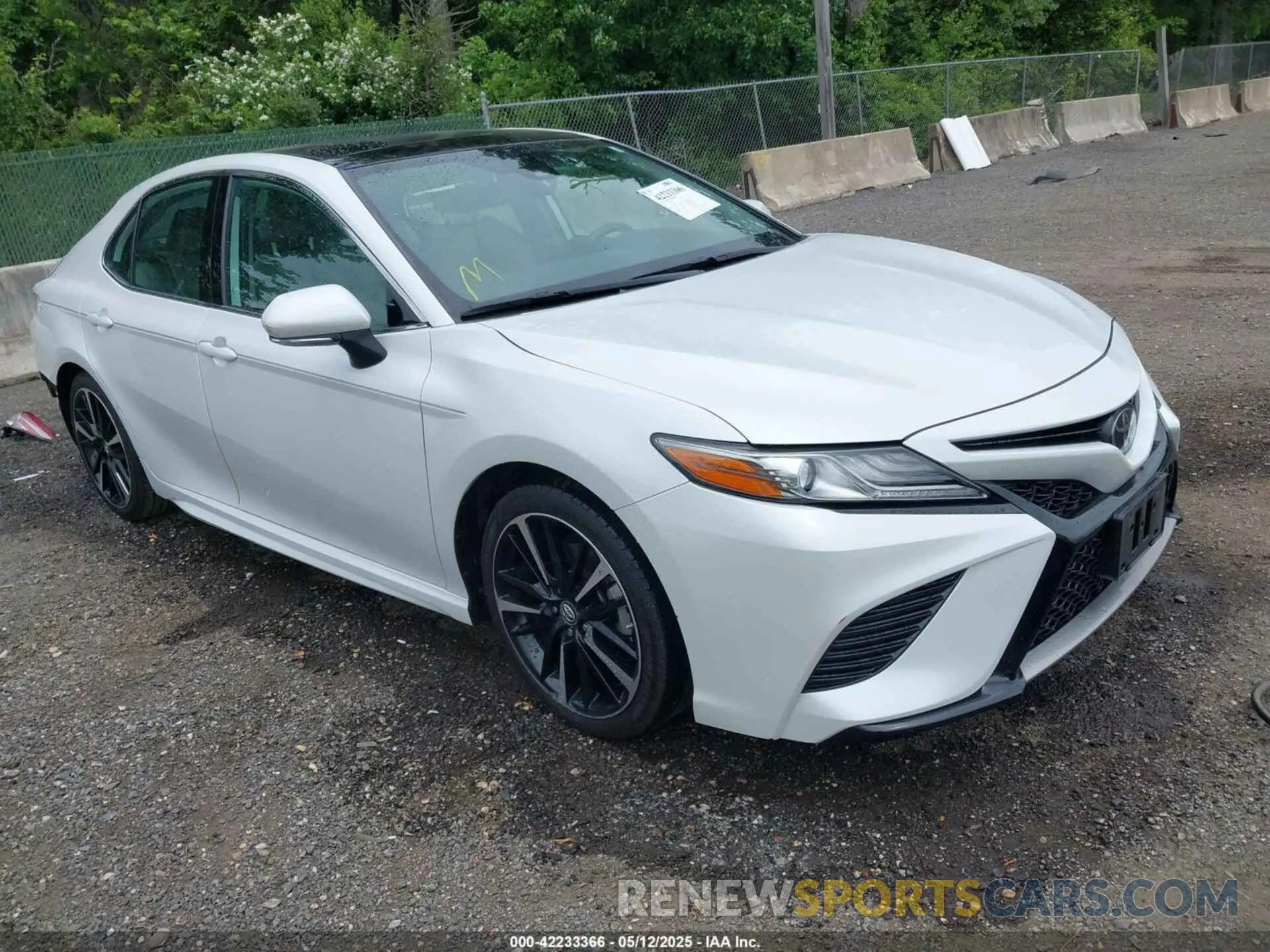 1 Photograph of a damaged car 4T1B61HKXKU719315 TOYOTA CAMRY 2019