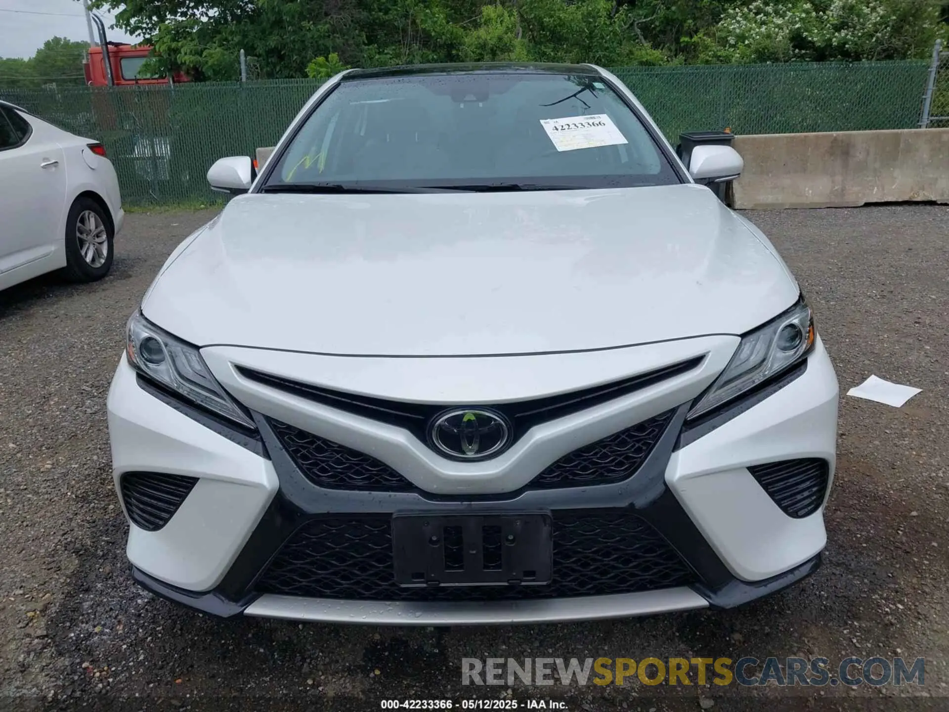 13 Photograph of a damaged car 4T1B61HKXKU719315 TOYOTA CAMRY 2019