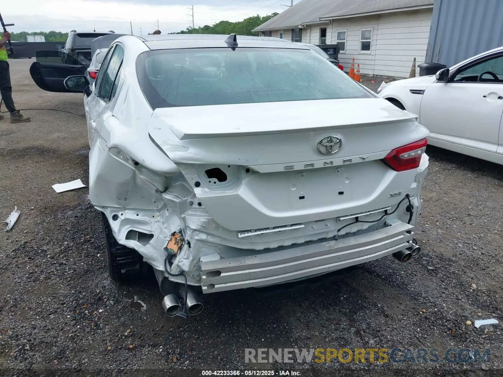 6 Photograph of a damaged car 4T1B61HKXKU719315 TOYOTA CAMRY 2019