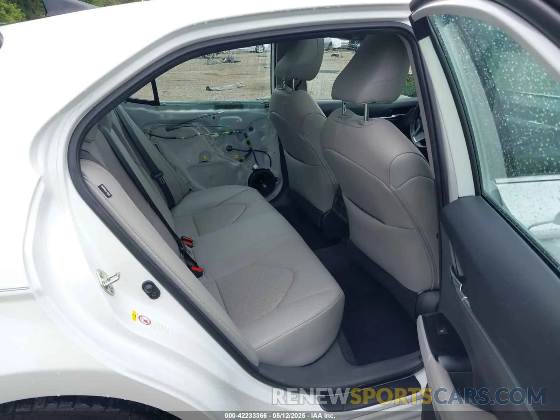 8 Photograph of a damaged car 4T1B61HKXKU719315 TOYOTA CAMRY 2019