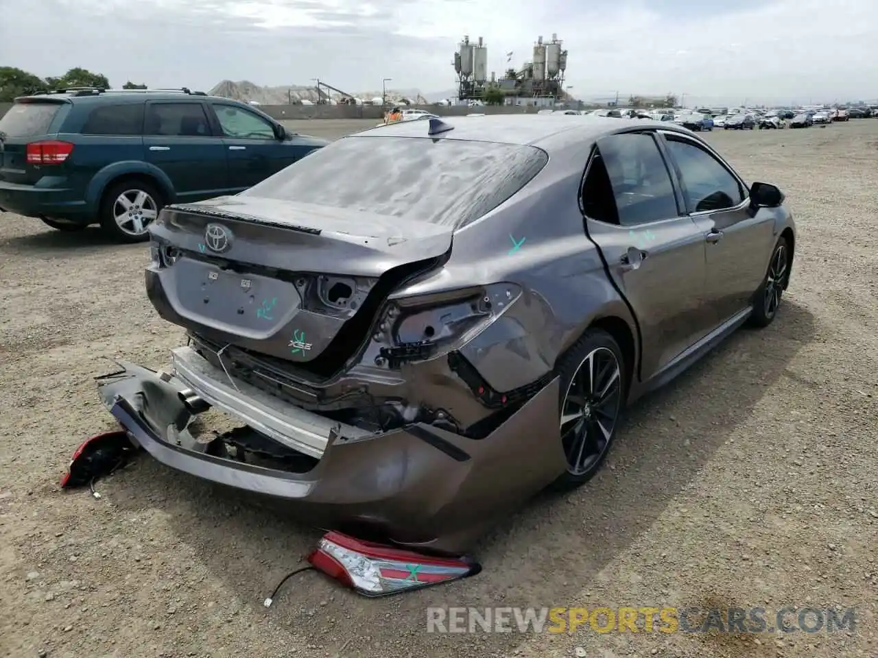 4 Photograph of a damaged car 4T1B61HKXKU722344 TOYOTA CAMRY 2019