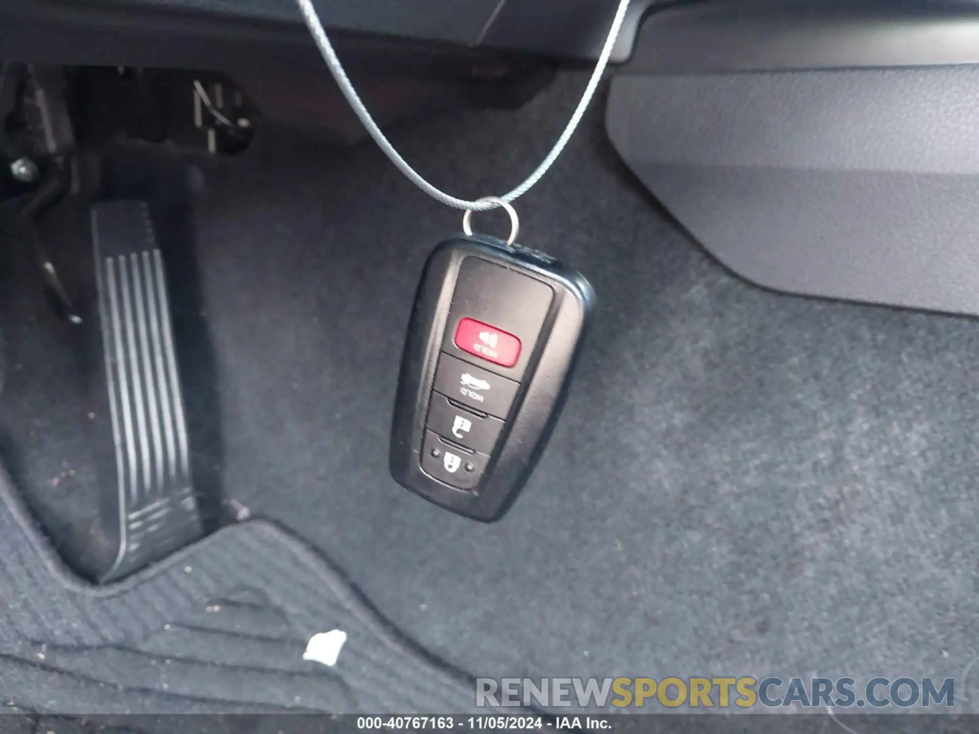 11 Photograph of a damaged car 4T1B61HKXKU730220 TOYOTA CAMRY 2019