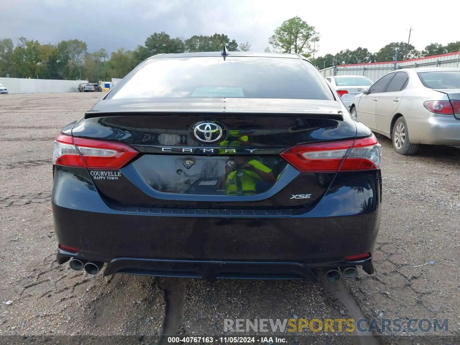 16 Photograph of a damaged car 4T1B61HKXKU730220 TOYOTA CAMRY 2019