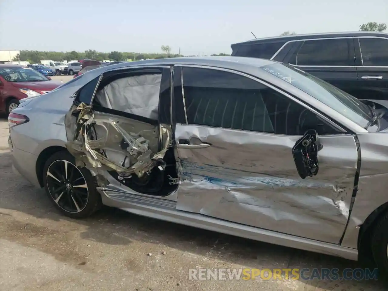 9 Photograph of a damaged car 4T1B61HKXKU746613 TOYOTA CAMRY 2019