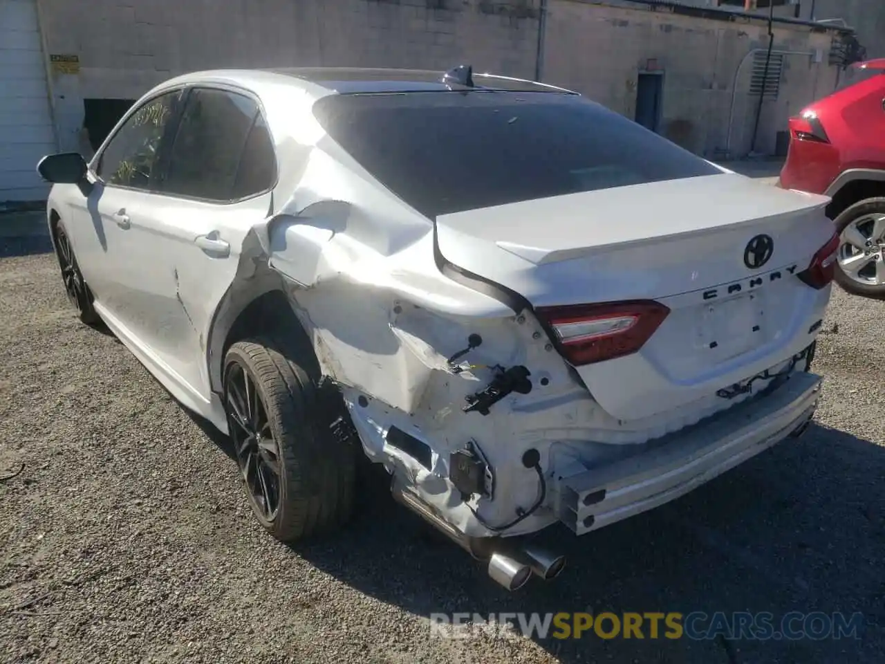 3 Photograph of a damaged car 4T1B61HKXKU747020 TOYOTA CAMRY 2019