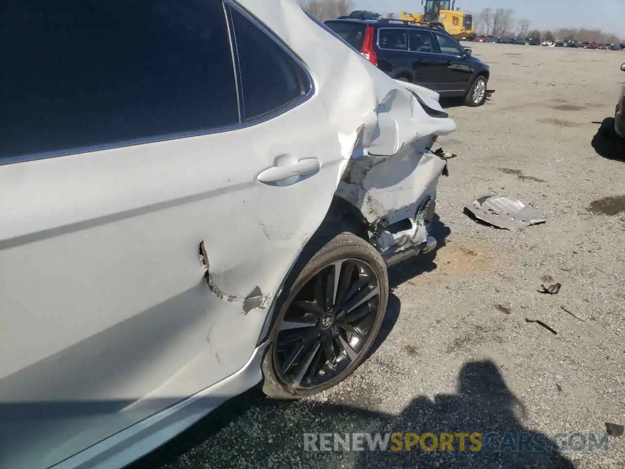 9 Photograph of a damaged car 4T1B61HKXKU747020 TOYOTA CAMRY 2019