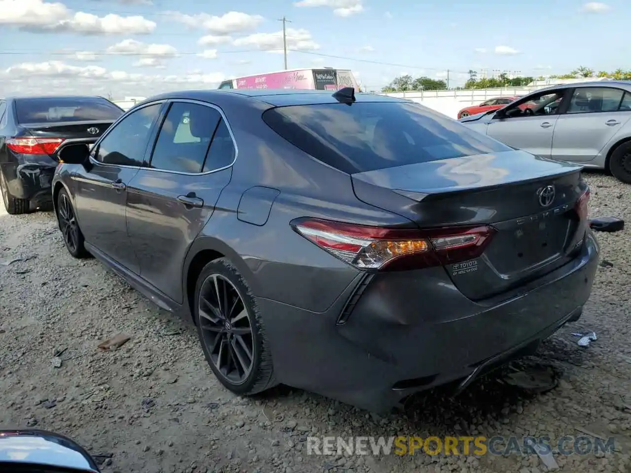 2 Photograph of a damaged car 4T1B61HKXKU750550 TOYOTA CAMRY 2019