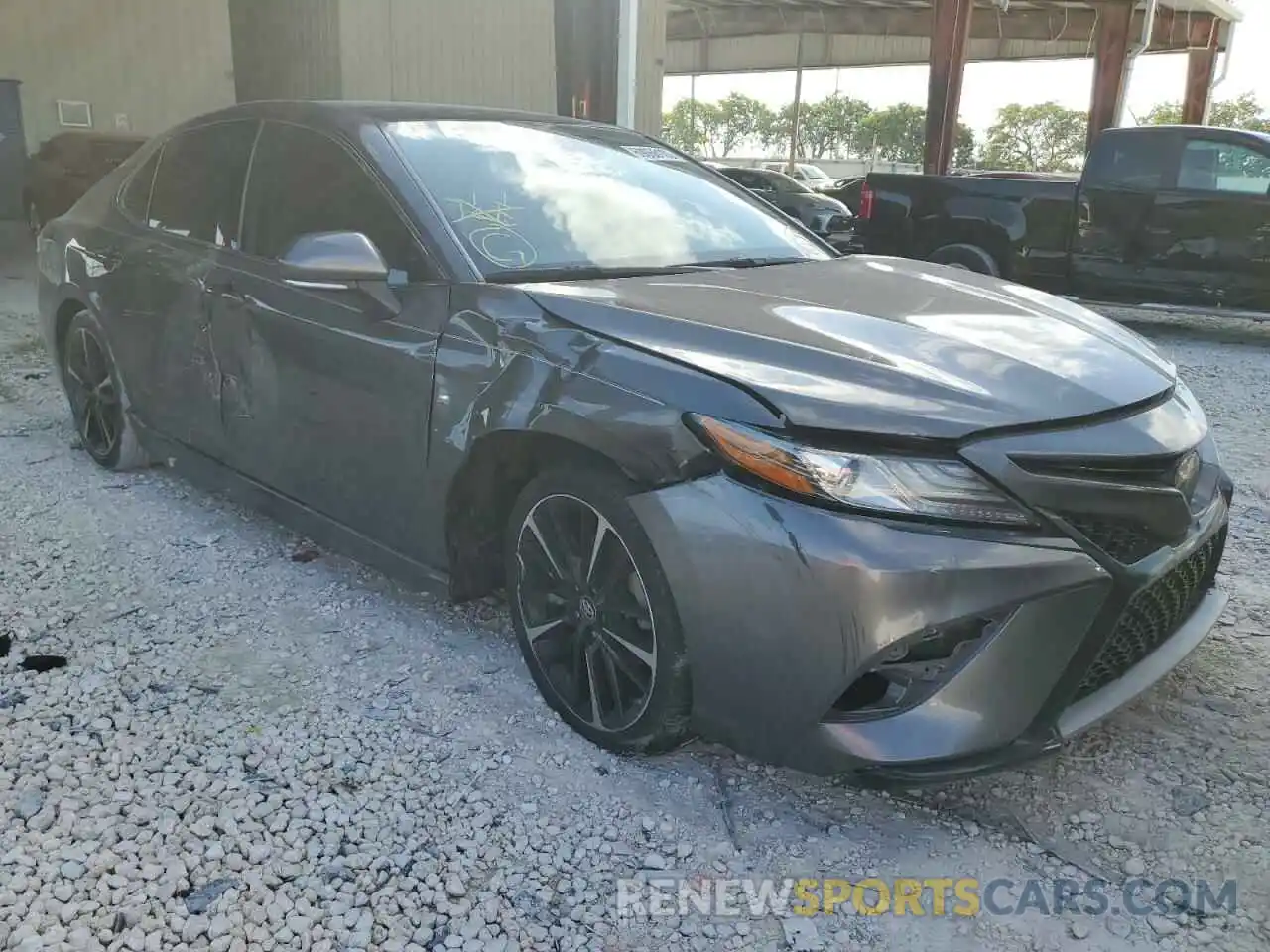 4 Photograph of a damaged car 4T1B61HKXKU750550 TOYOTA CAMRY 2019