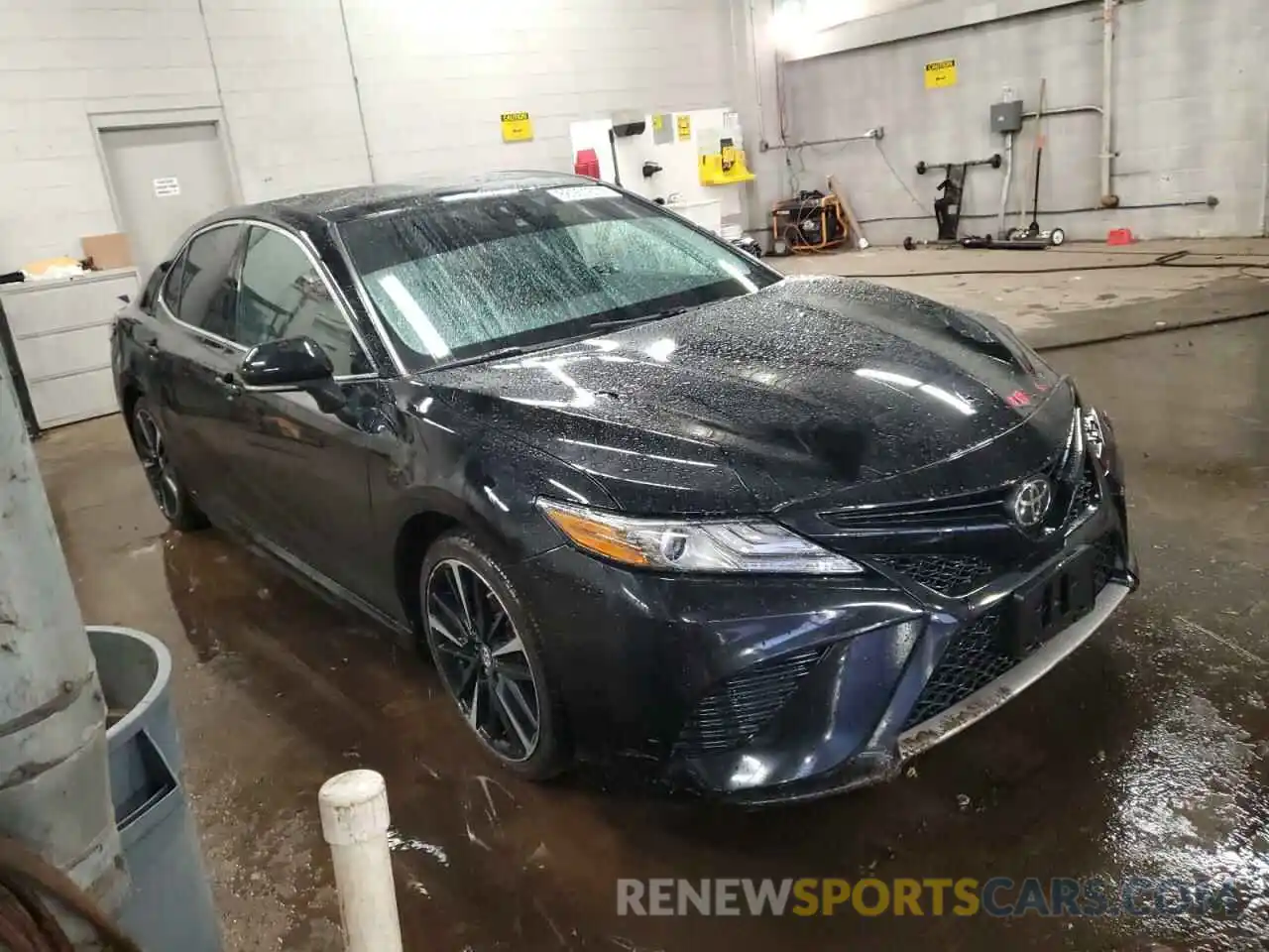 4 Photograph of a damaged car 4T1B61HKXKU783533 TOYOTA CAMRY 2019