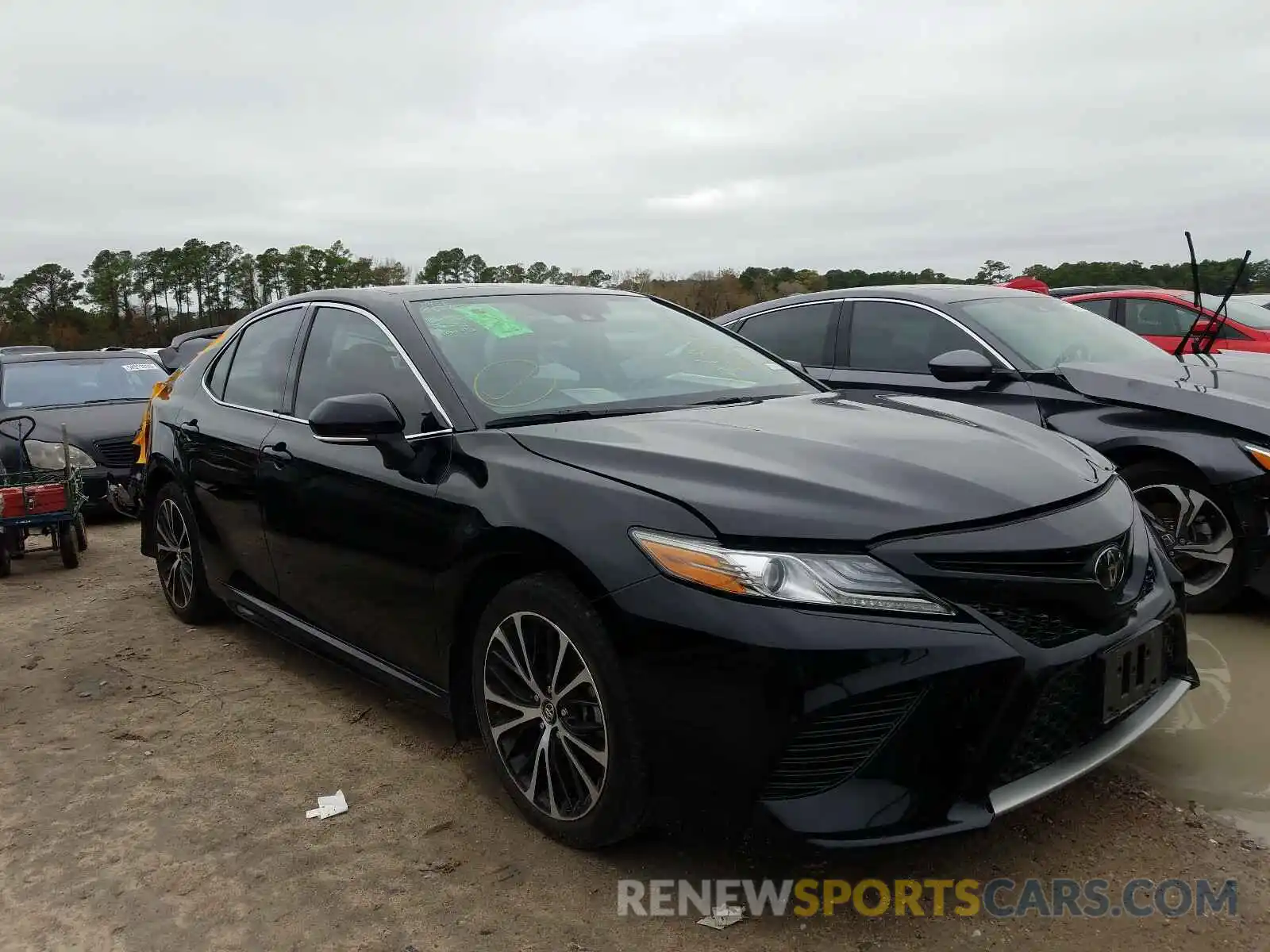 1 Photograph of a damaged car 4T1B61HKXKU785766 TOYOTA CAMRY 2019