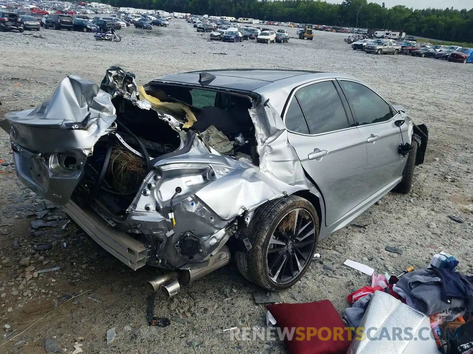 4 Photograph of a damaged car 4T1B61HKXKU811279 TOYOTA CAMRY 2019