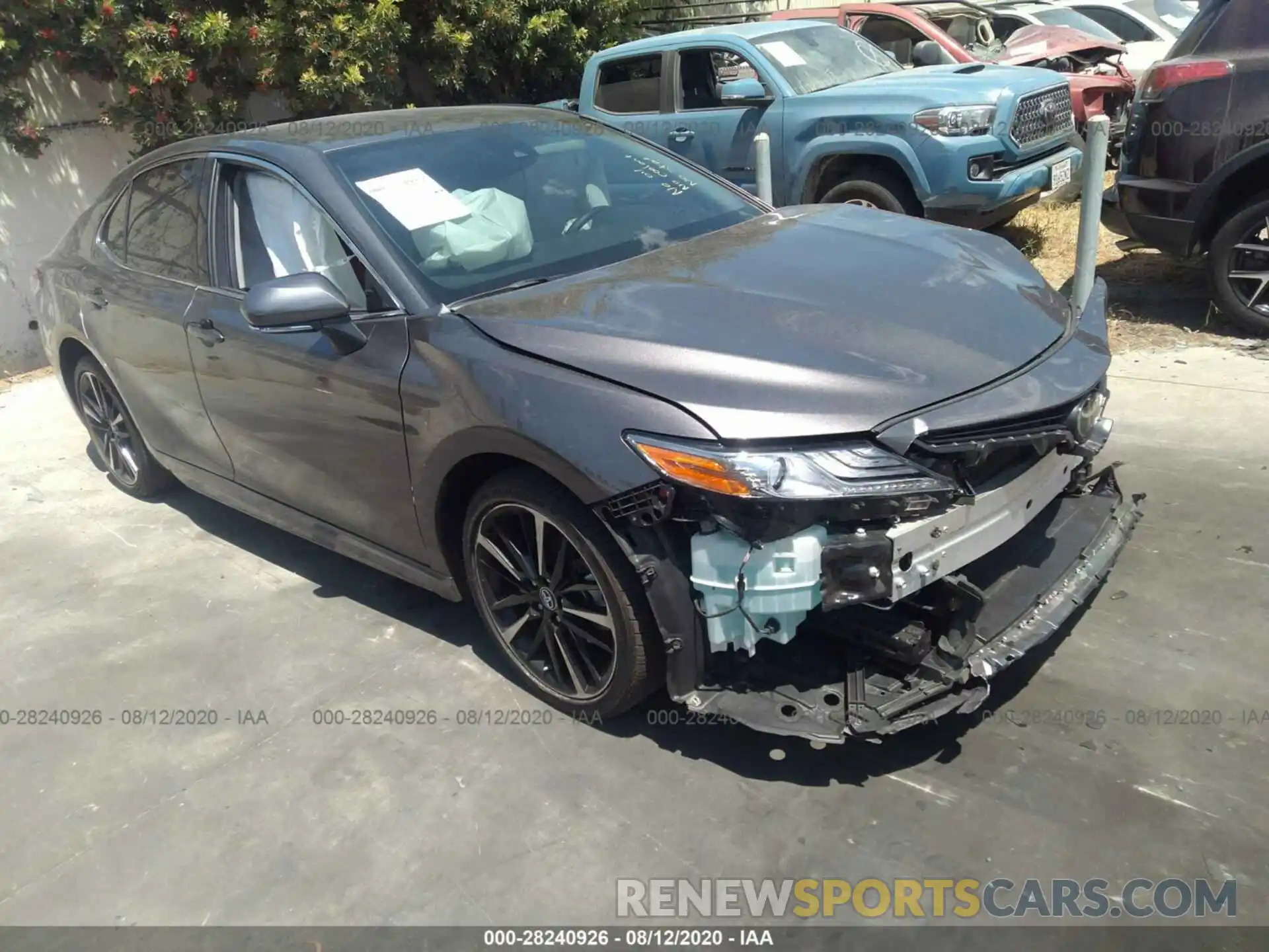 1 Photograph of a damaged car 4T1B61HKXKU817566 TOYOTA CAMRY 2019