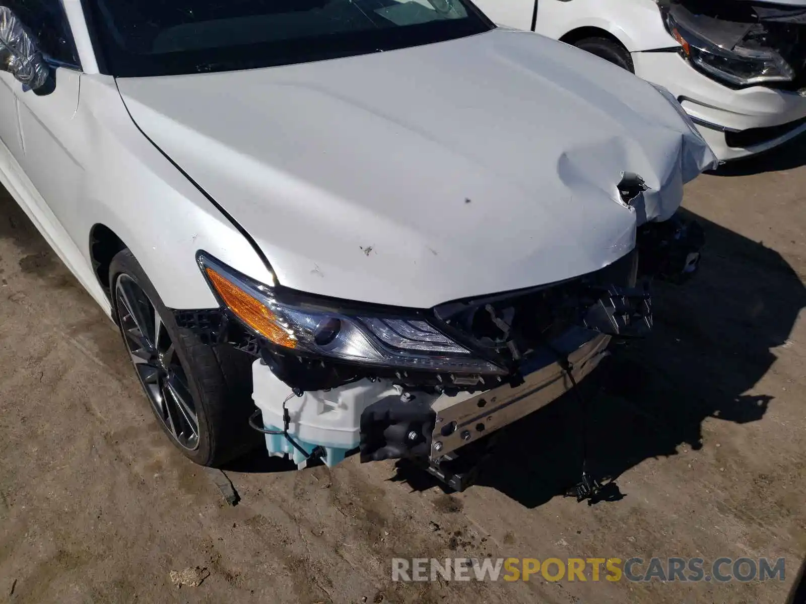 9 Photograph of a damaged car 4T1B61HKXKU818264 TOYOTA CAMRY 2019