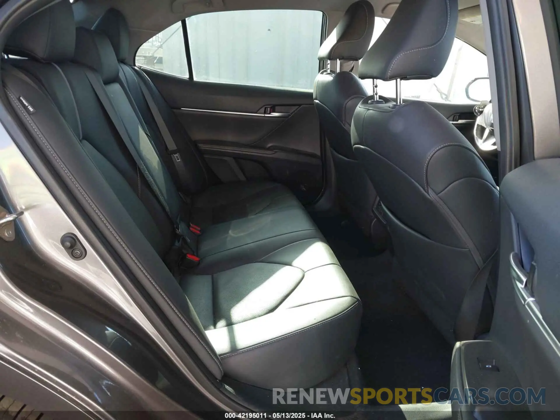 8 Photograph of a damaged car 4T1B61HKXKU828907 TOYOTA CAMRY 2019