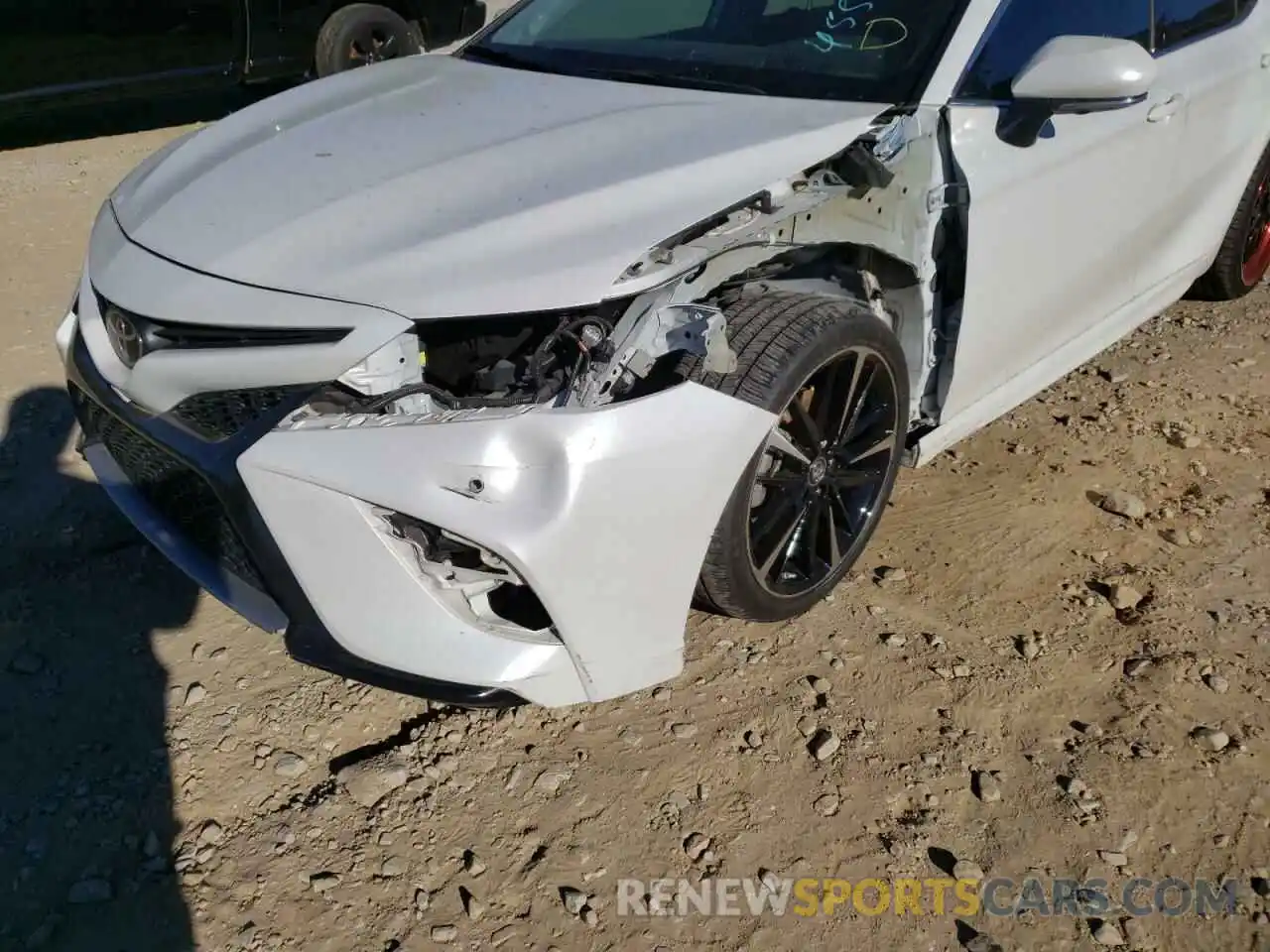 9 Photograph of a damaged car 4T1B61HKXKU834559 TOYOTA CAMRY 2019