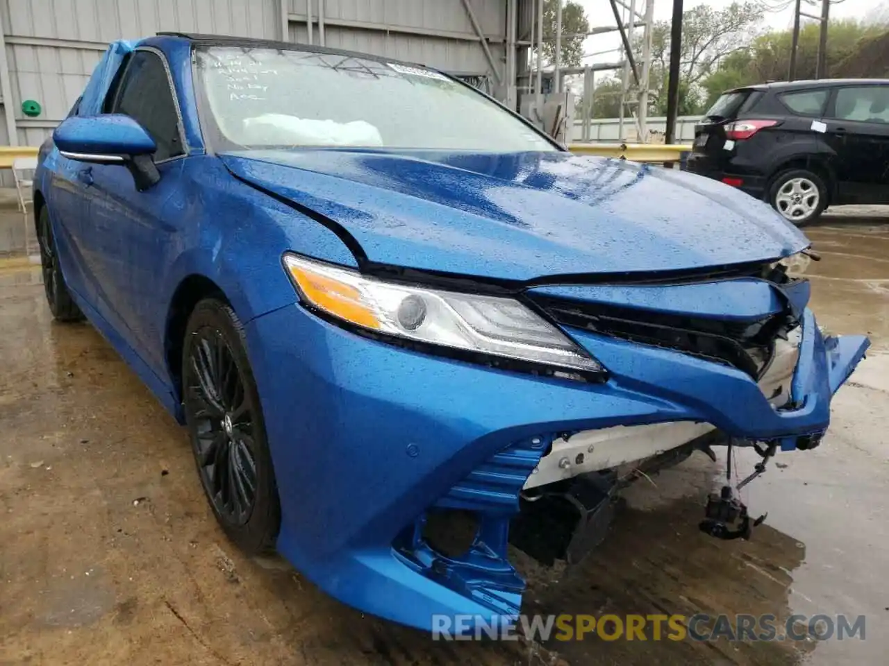 1 Photograph of a damaged car 4T1BZ1HK0KU022646 TOYOTA CAMRY 2019