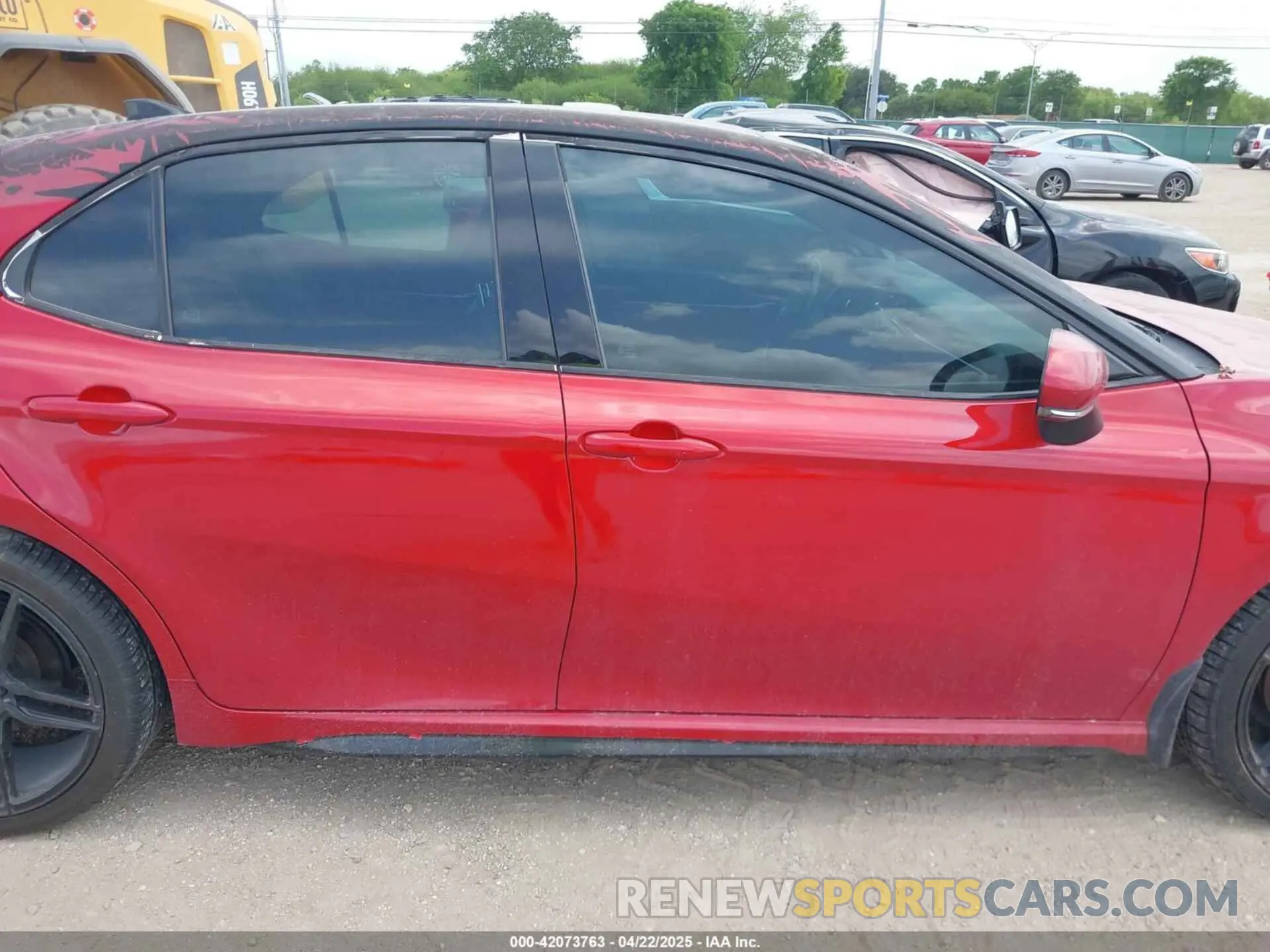 13 Photograph of a damaged car 4T1BZ1HK0KU022808 TOYOTA CAMRY 2019