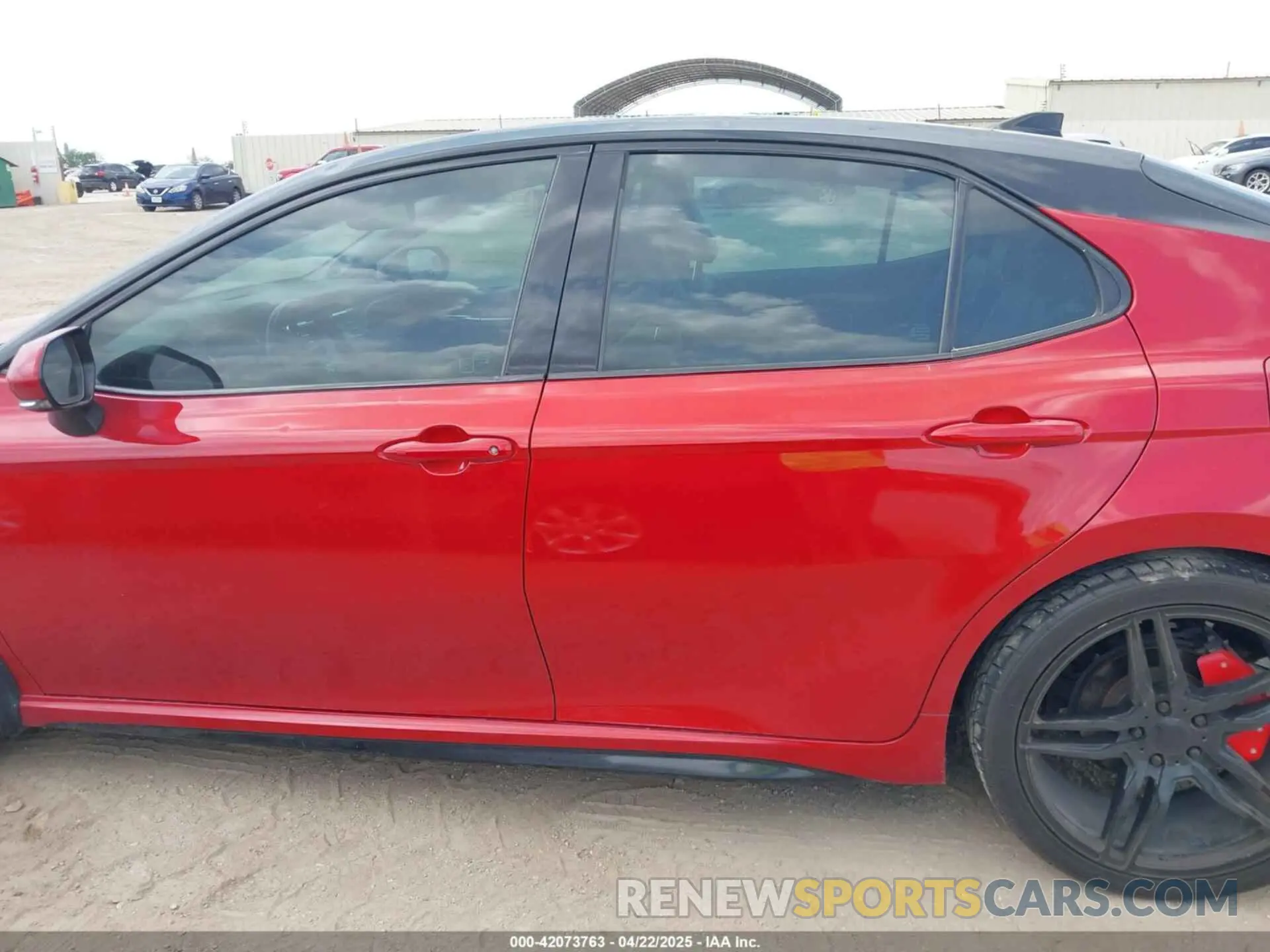 14 Photograph of a damaged car 4T1BZ1HK0KU022808 TOYOTA CAMRY 2019