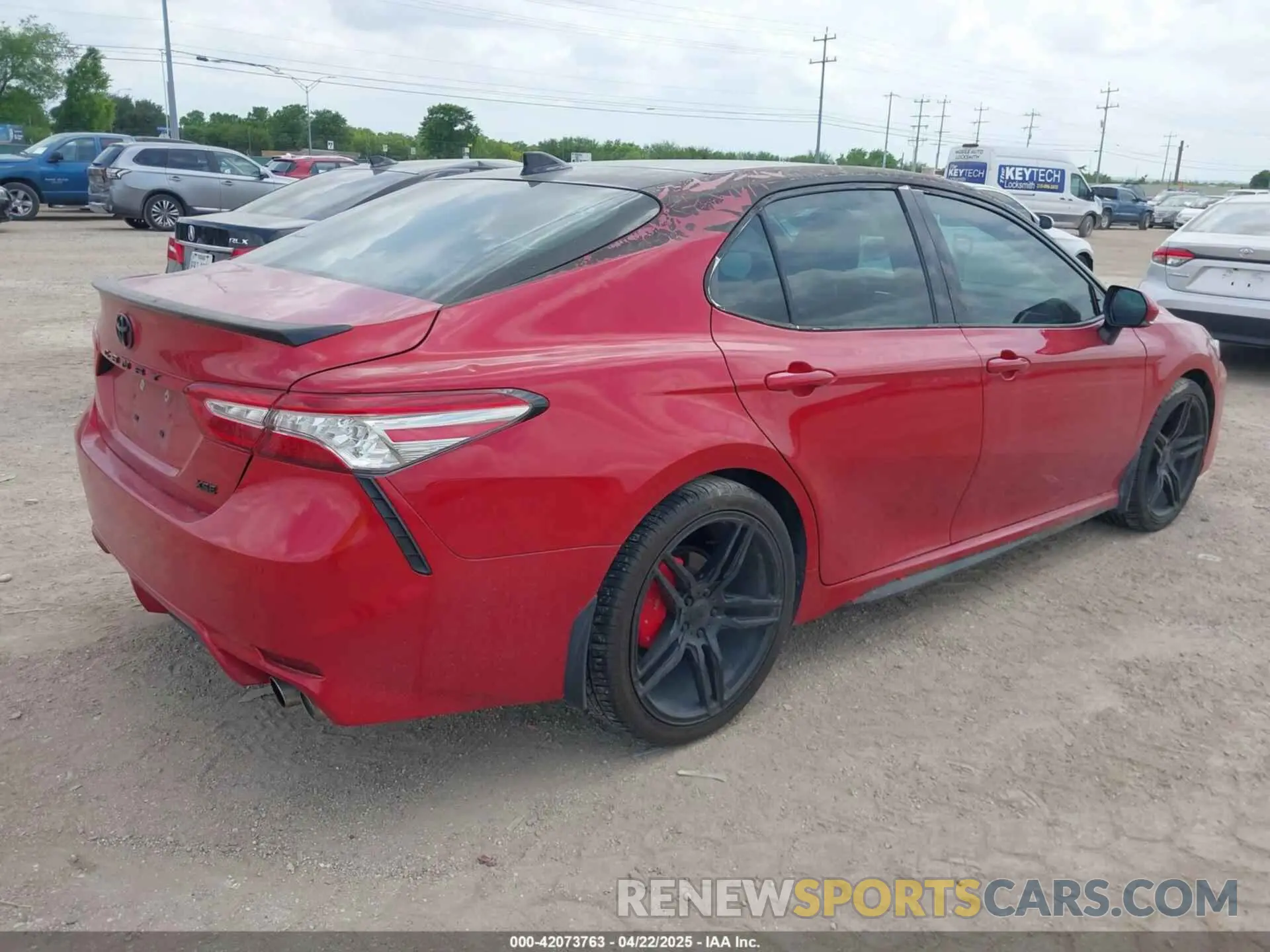 4 Photograph of a damaged car 4T1BZ1HK0KU022808 TOYOTA CAMRY 2019