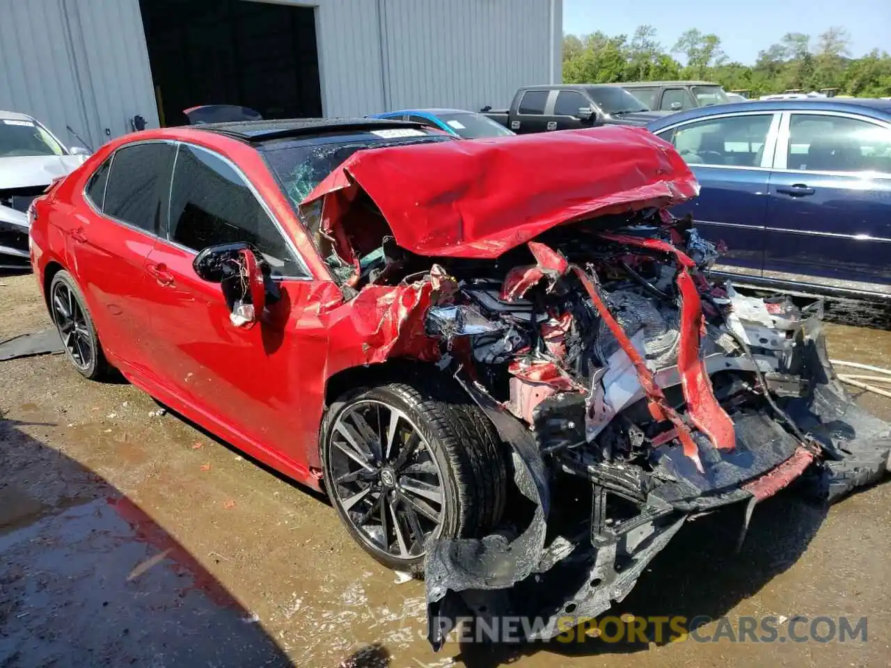 1 Photograph of a damaged car 4T1BZ1HK0KU024087 TOYOTA CAMRY 2019