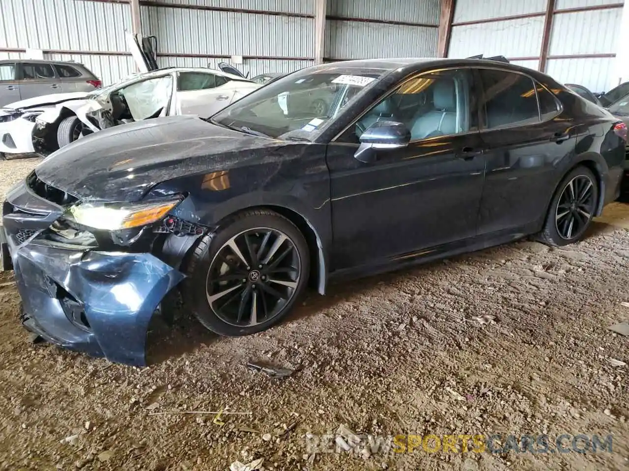 1 Photograph of a damaged car 4T1BZ1HK0KU027281 TOYOTA CAMRY 2019