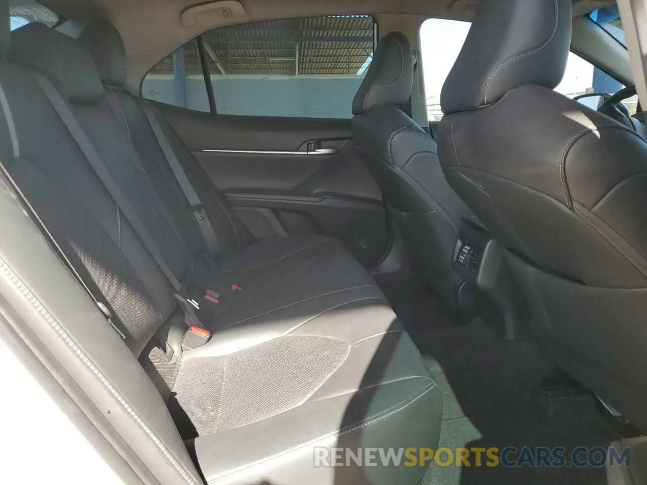 10 Photograph of a damaged car 4T1BZ1HK0KU028656 TOYOTA CAMRY 2019