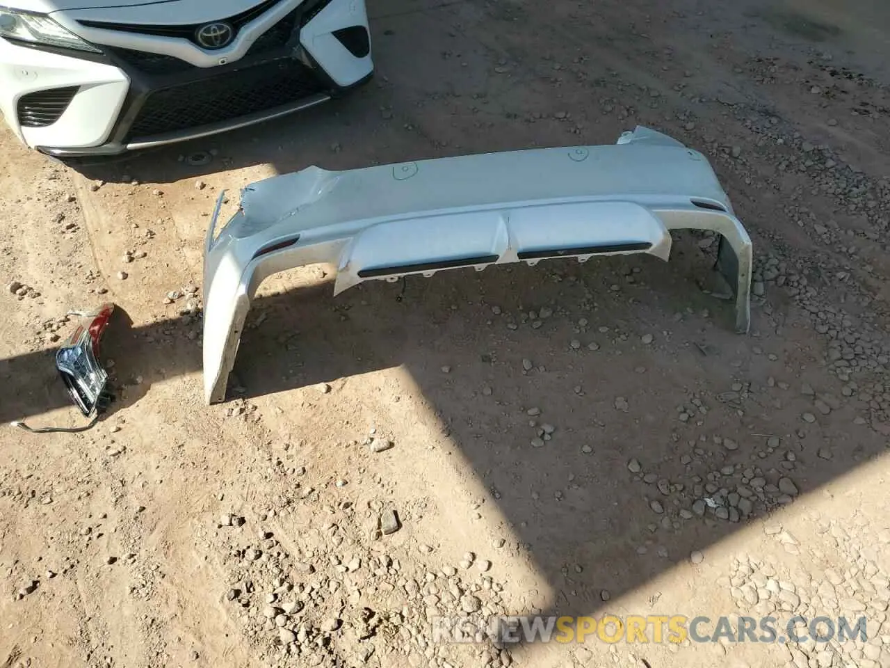 12 Photograph of a damaged car 4T1BZ1HK0KU028656 TOYOTA CAMRY 2019