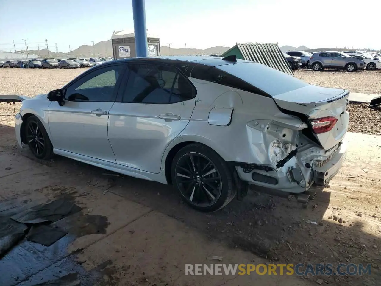 2 Photograph of a damaged car 4T1BZ1HK0KU028656 TOYOTA CAMRY 2019