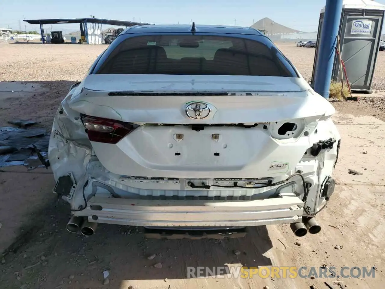 6 Photograph of a damaged car 4T1BZ1HK0KU028656 TOYOTA CAMRY 2019