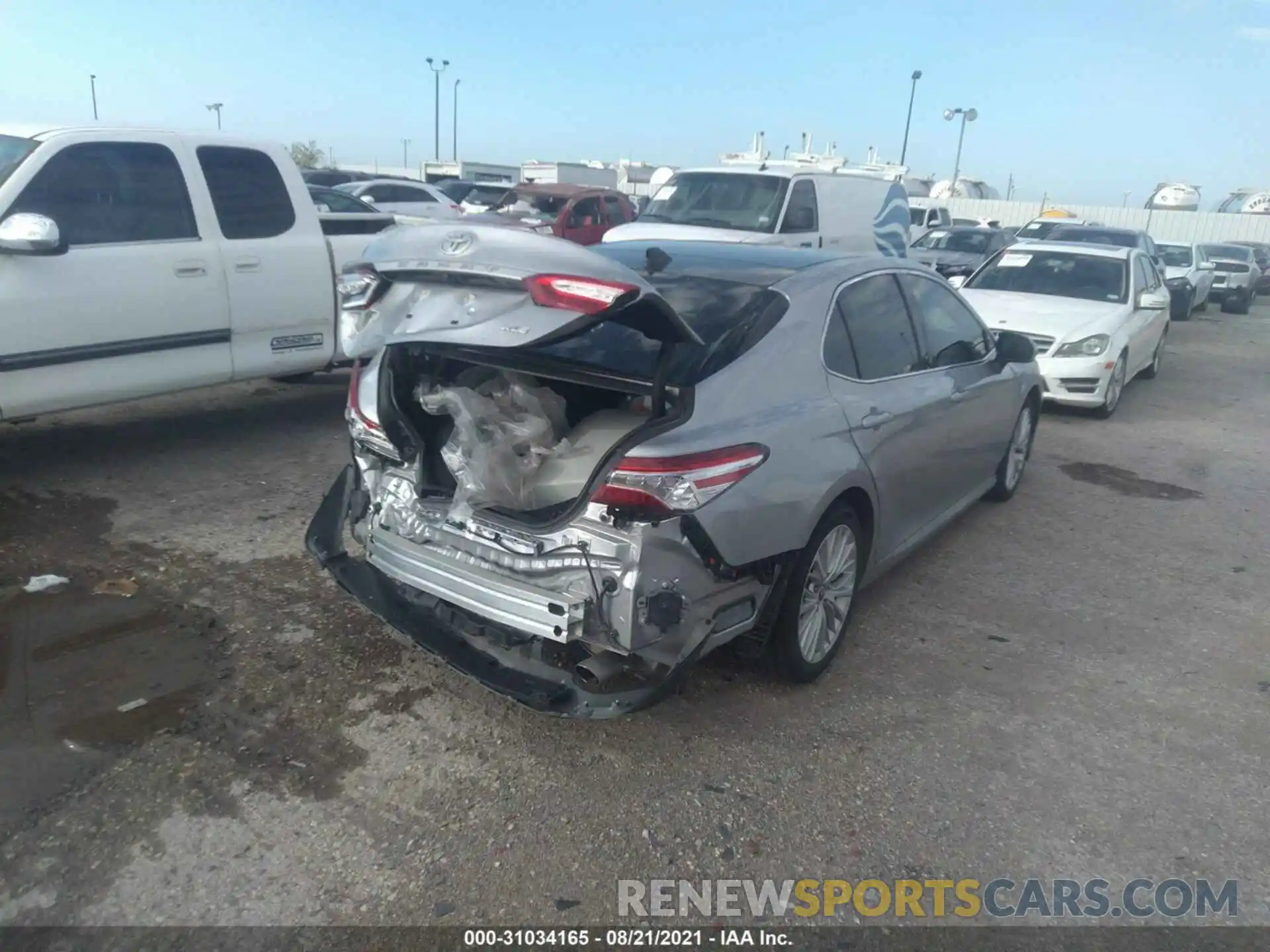 4 Photograph of a damaged car 4T1BZ1HK0KU029788 TOYOTA CAMRY 2019