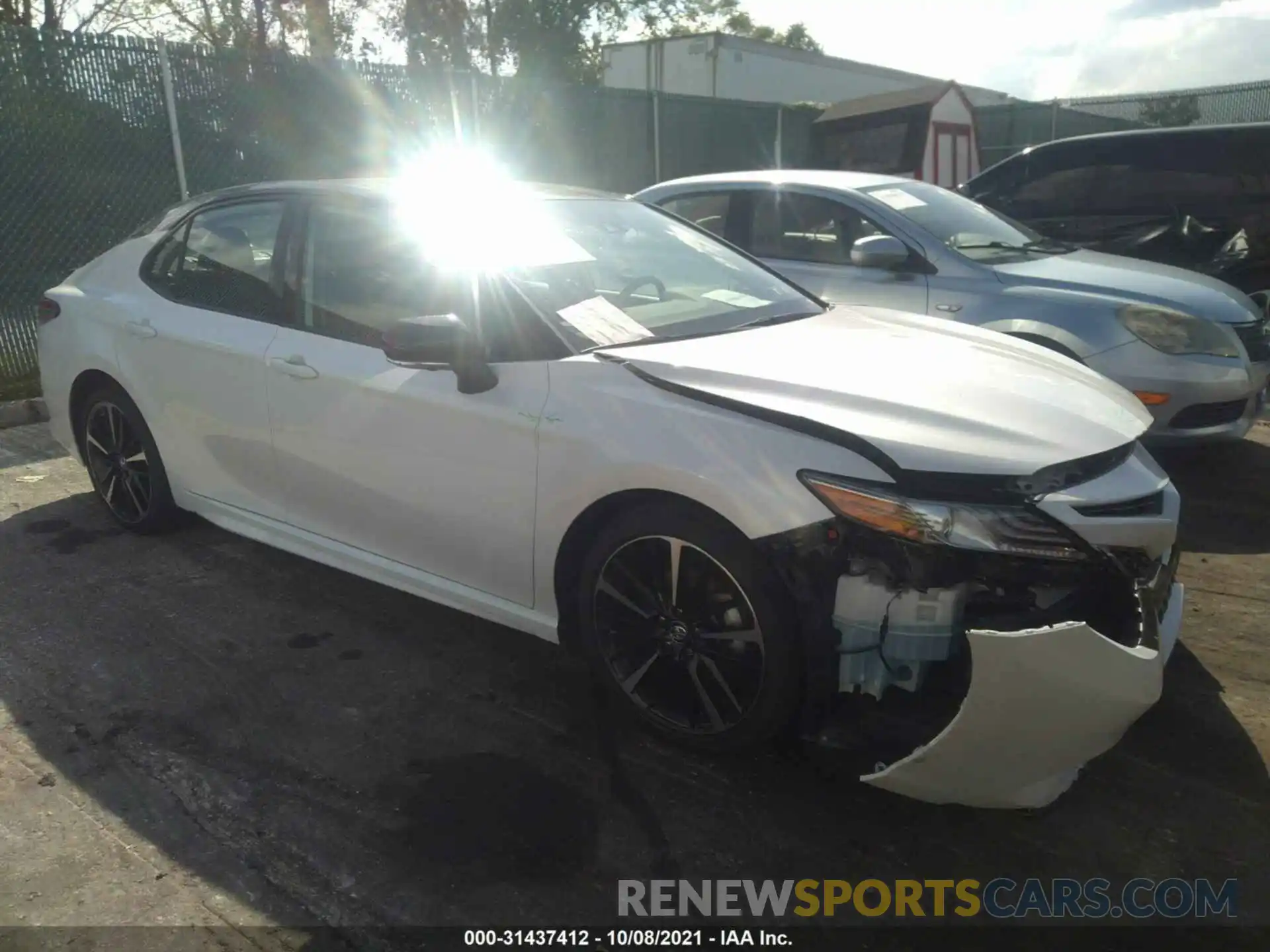 1 Photograph of a damaged car 4T1BZ1HK0KU031458 TOYOTA CAMRY 2019