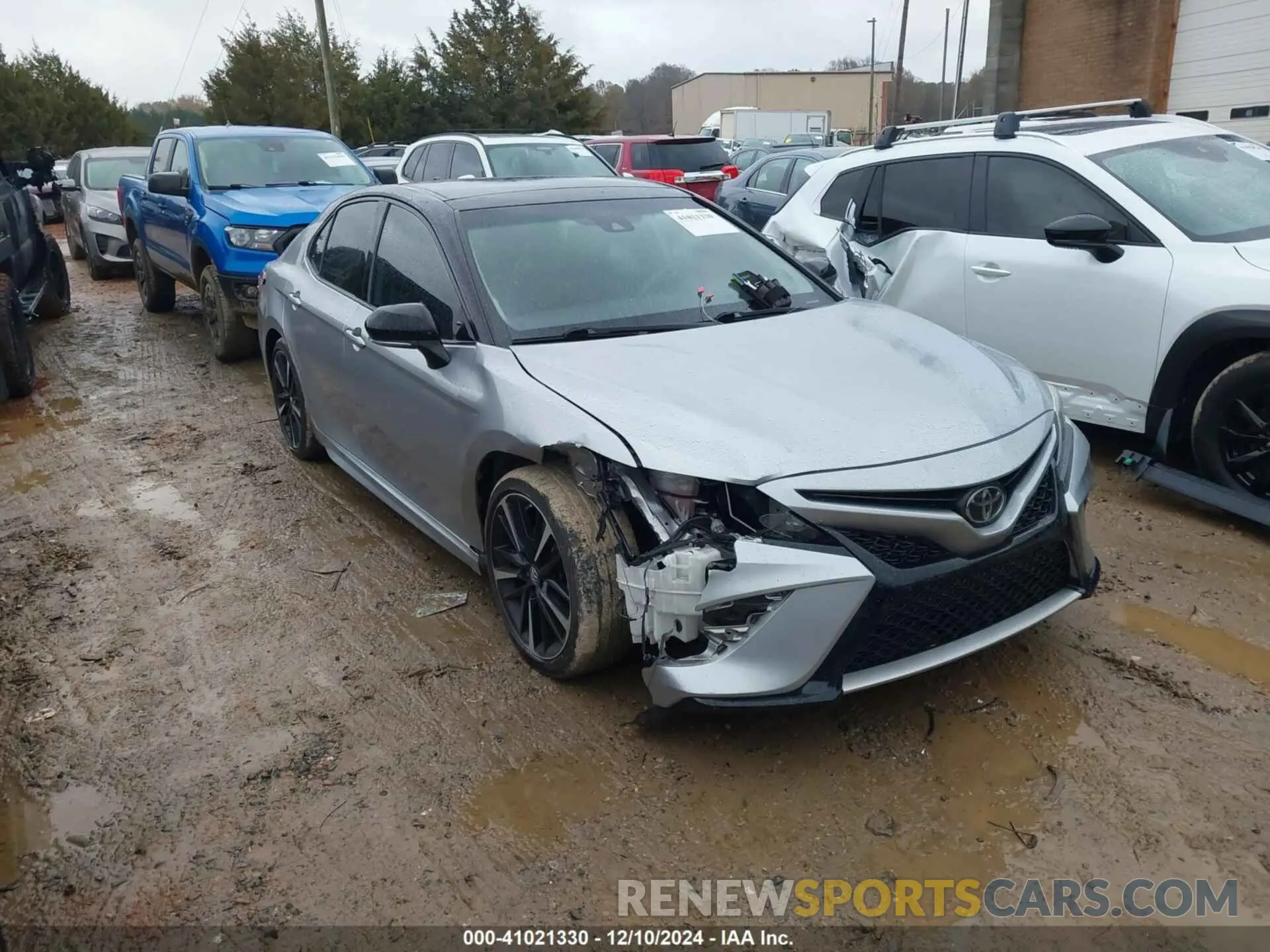 1 Photograph of a damaged car 4T1BZ1HK0KU032321 TOYOTA CAMRY 2019