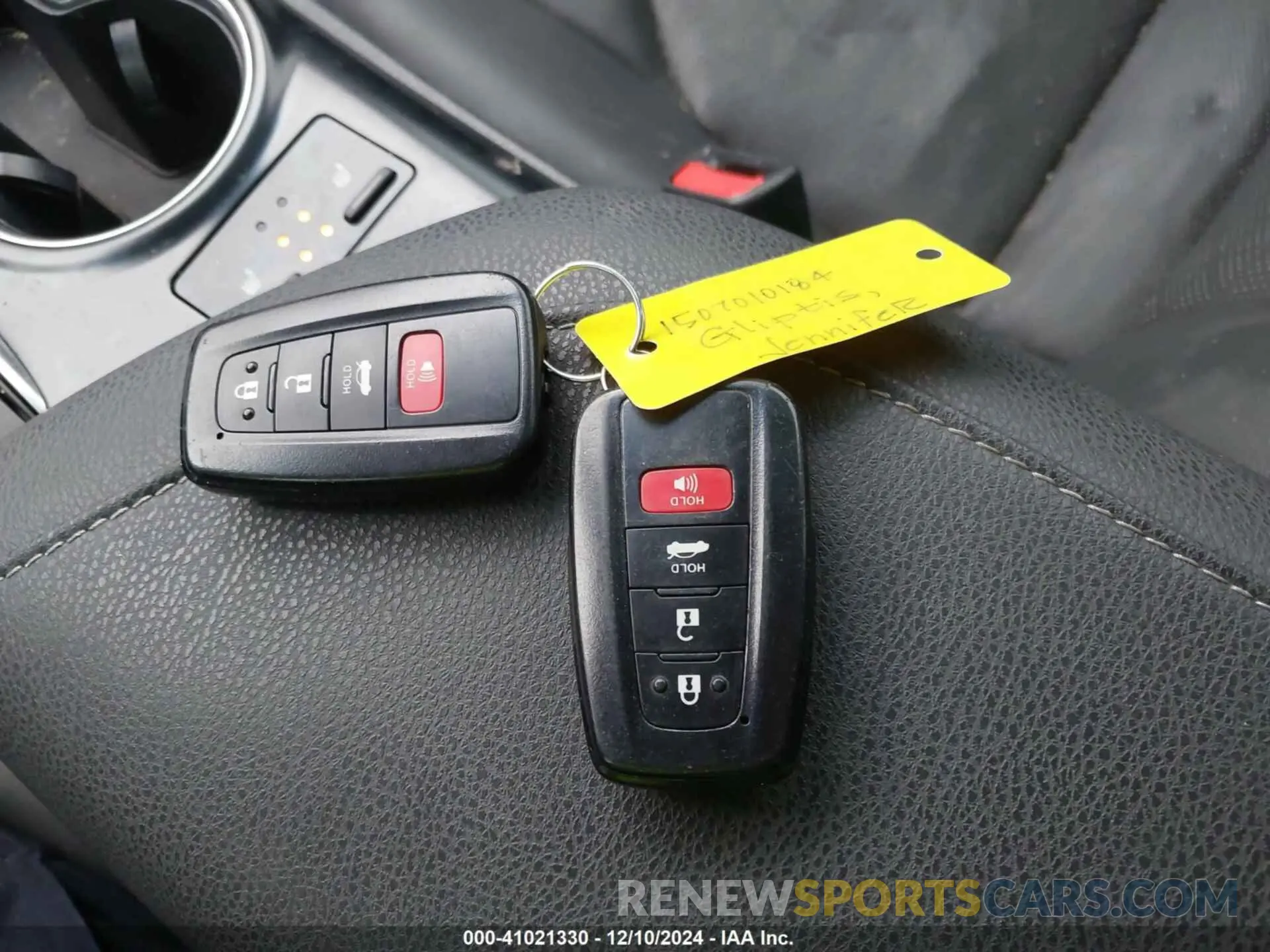 11 Photograph of a damaged car 4T1BZ1HK0KU032321 TOYOTA CAMRY 2019