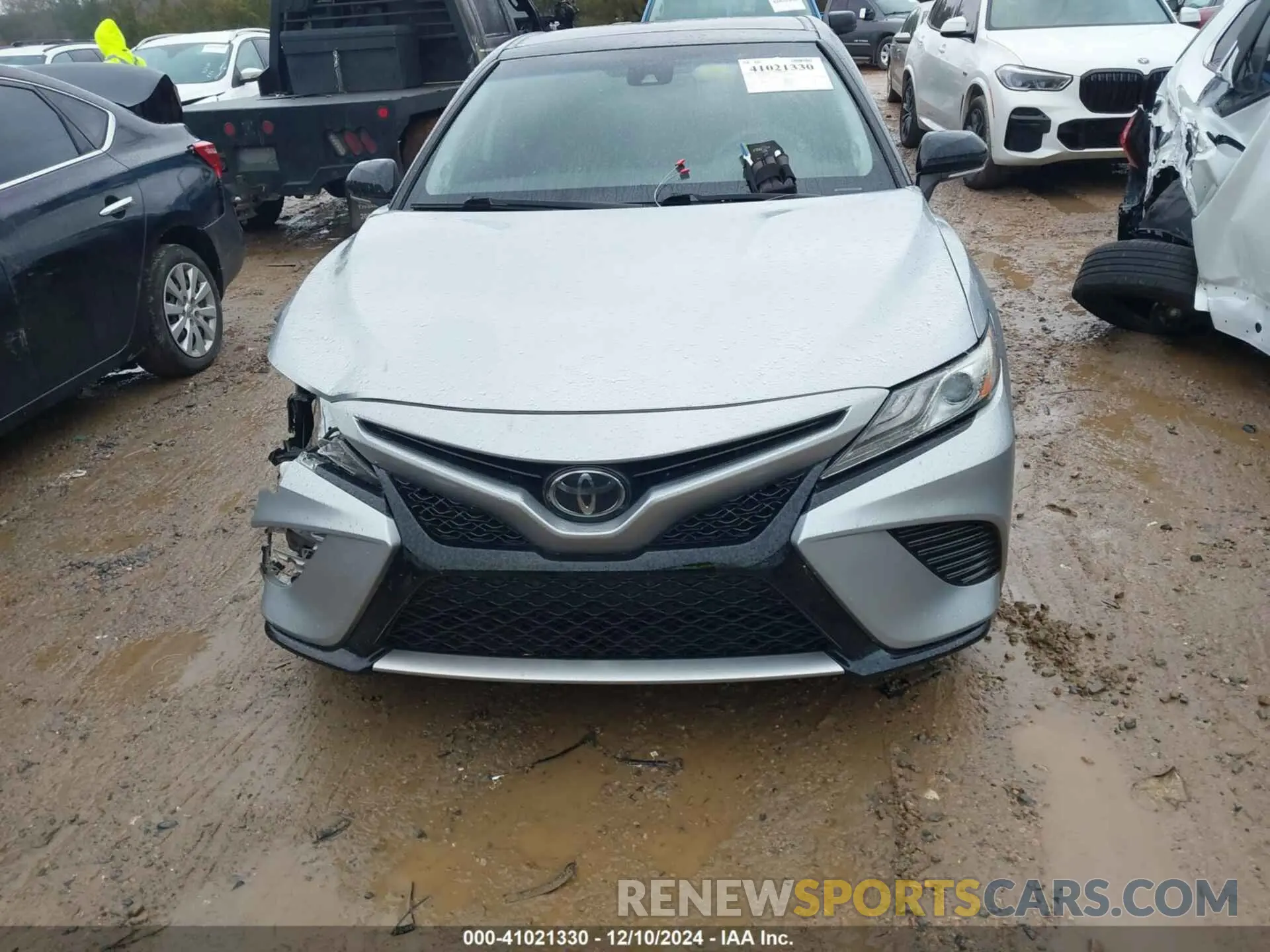 12 Photograph of a damaged car 4T1BZ1HK0KU032321 TOYOTA CAMRY 2019