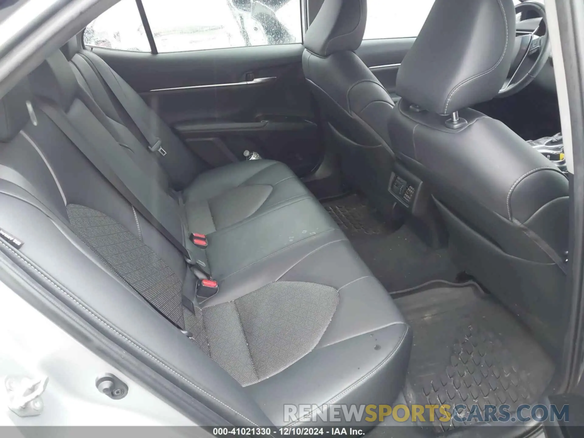 8 Photograph of a damaged car 4T1BZ1HK0KU032321 TOYOTA CAMRY 2019